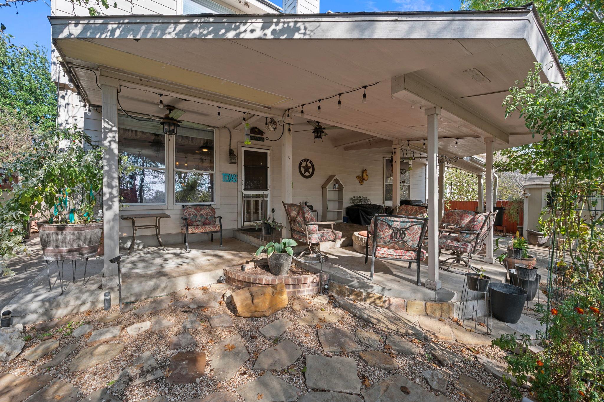 17813 Floribundas Ln, Elgin, TX 78621