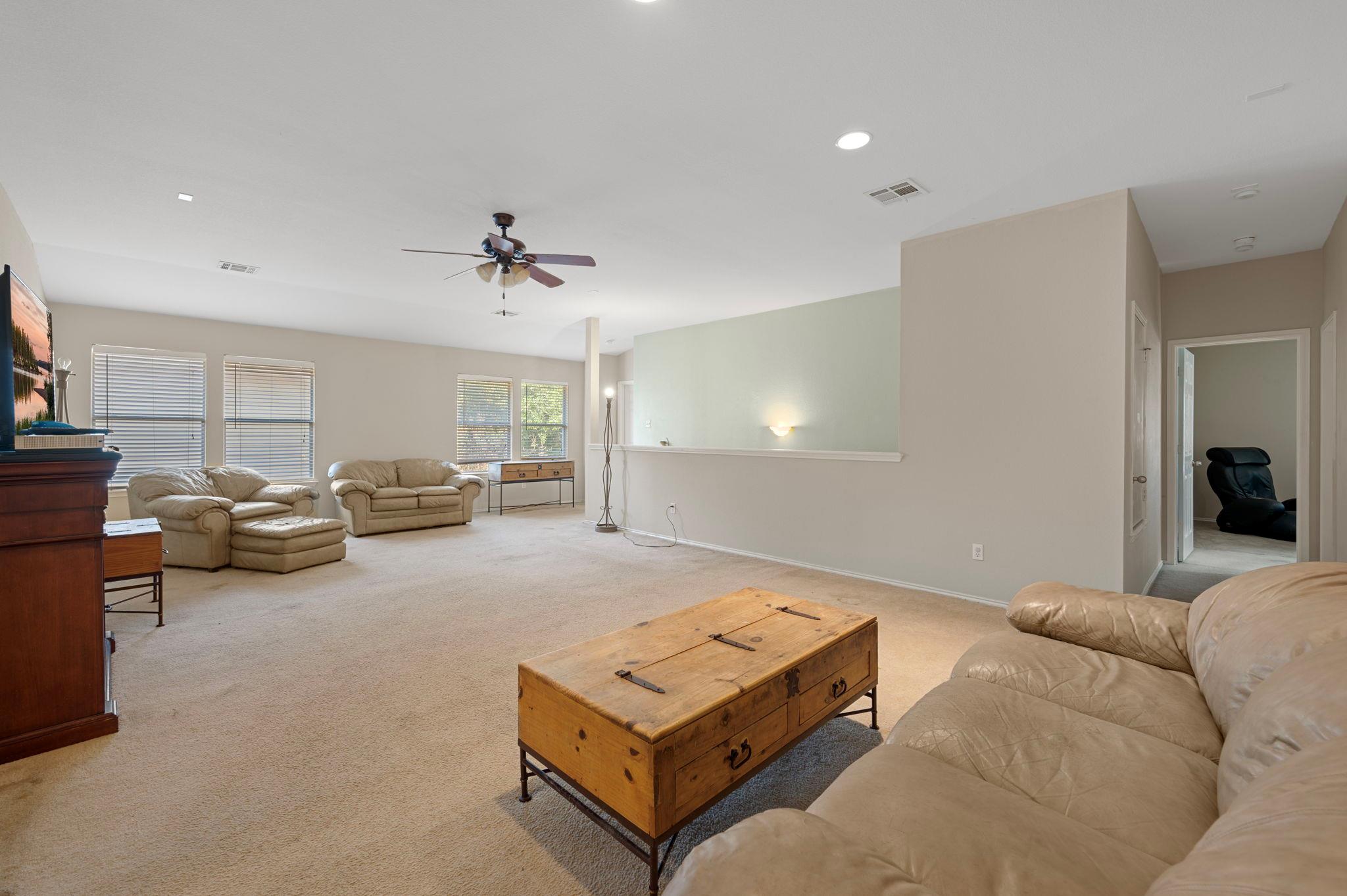 17813 Floribundas Ln, Elgin, TX 78621