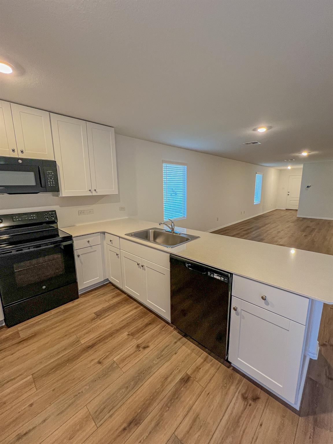 129 Hellcats Way, Jarrell, TX 76537