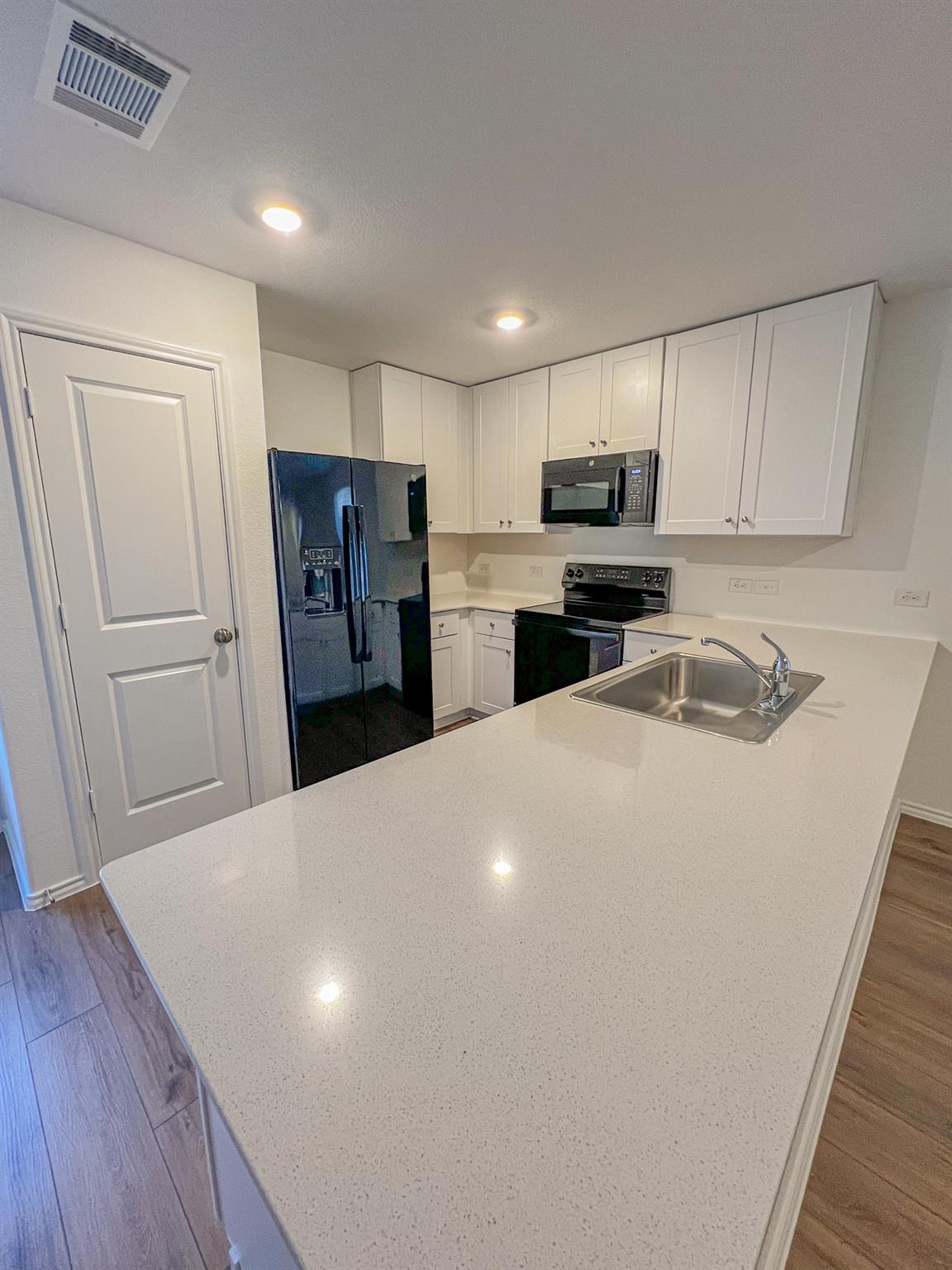 129 Hellcats Way, Jarrell, TX 76537