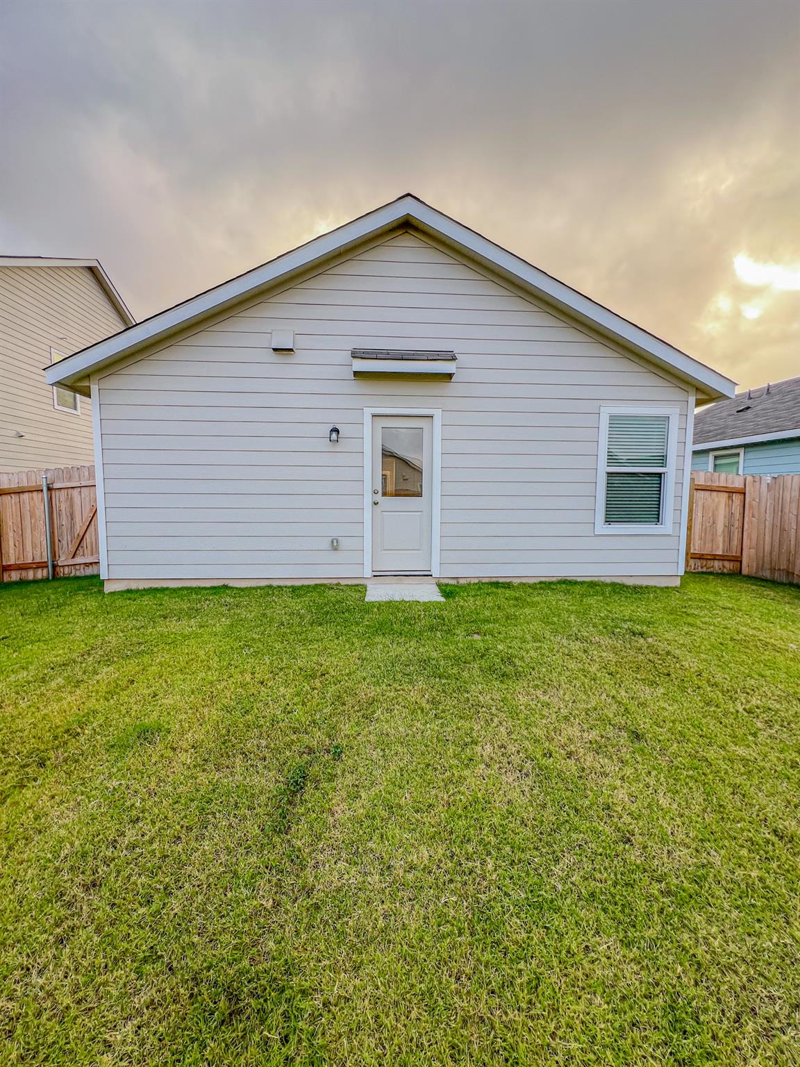 129 Hellcats Way, Jarrell, TX 76537