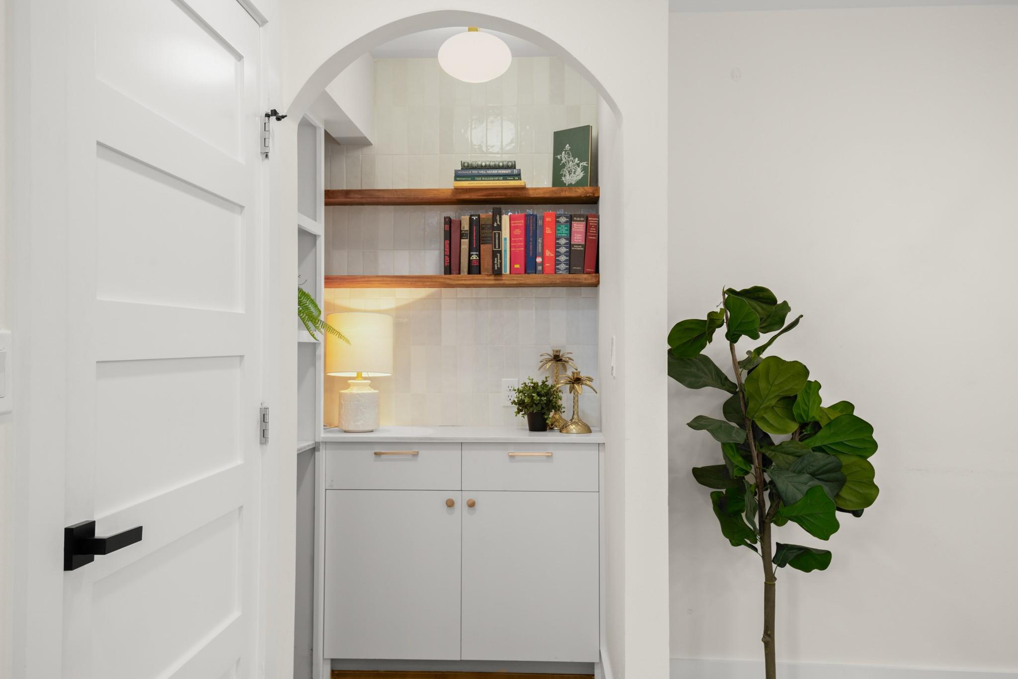 207 White Oak Dr, Austin, TX 78753