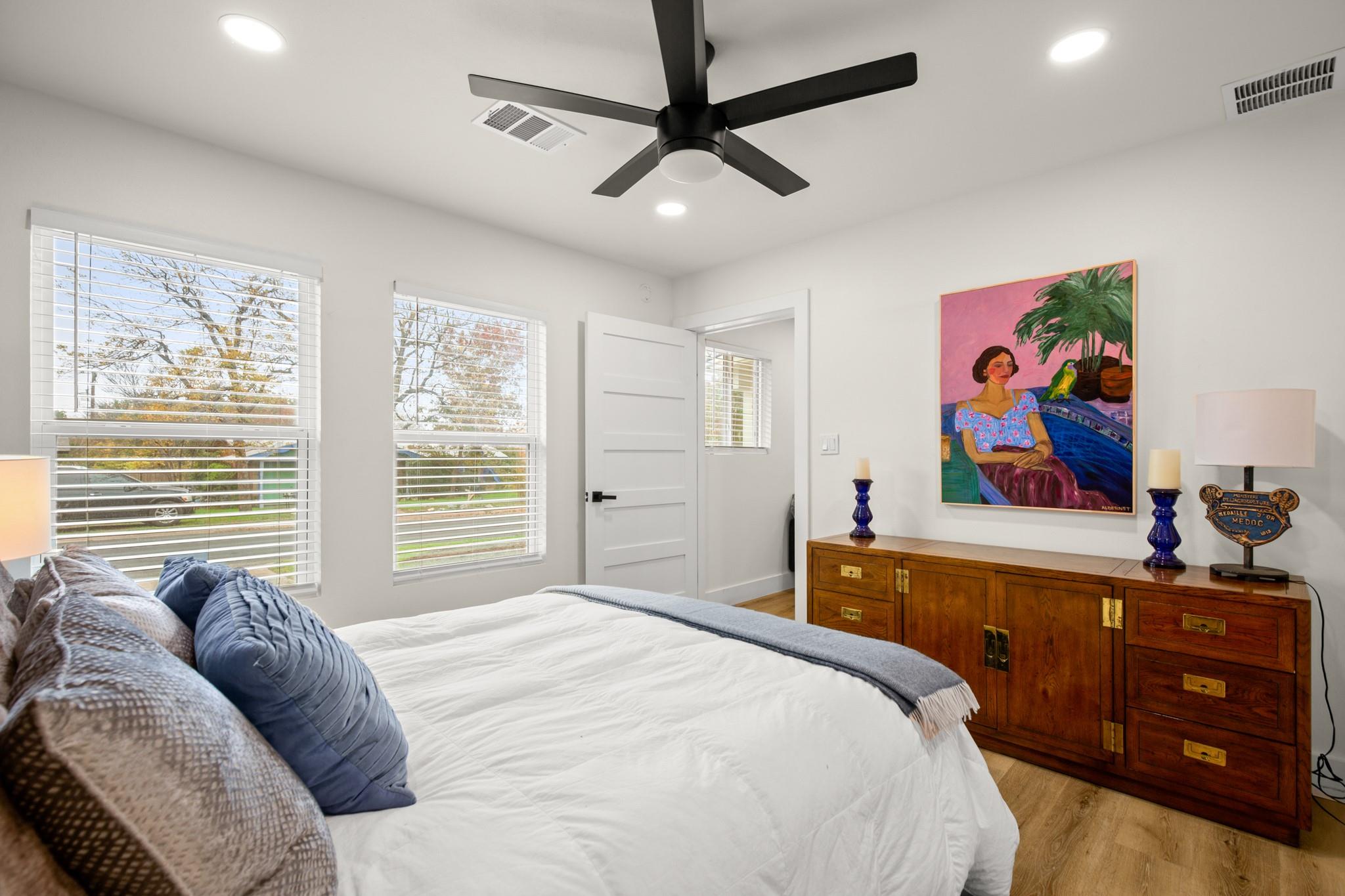 207 White Oak Dr, Austin, TX 78753