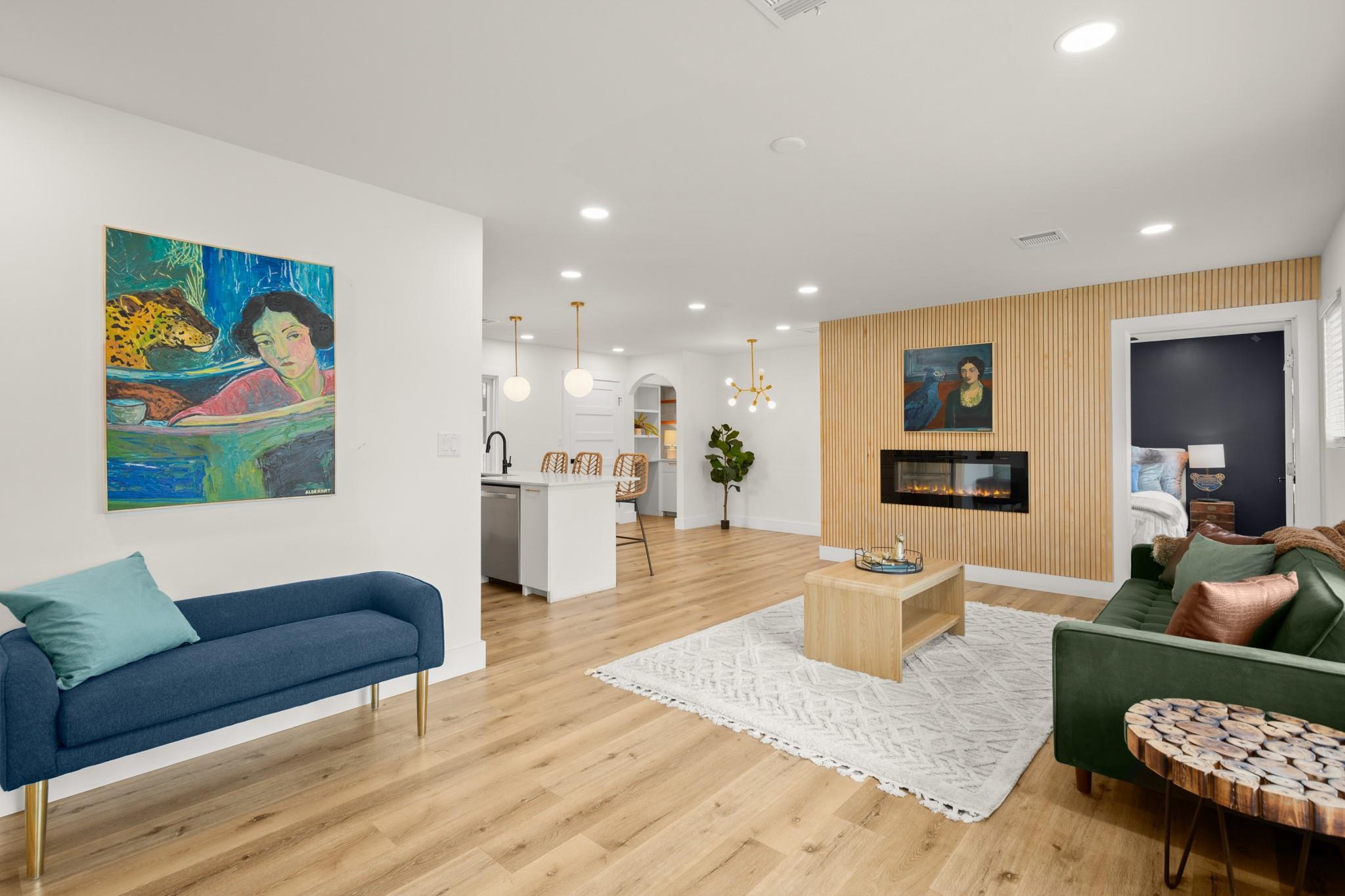 207 White Oak Dr, Austin, TX 78753