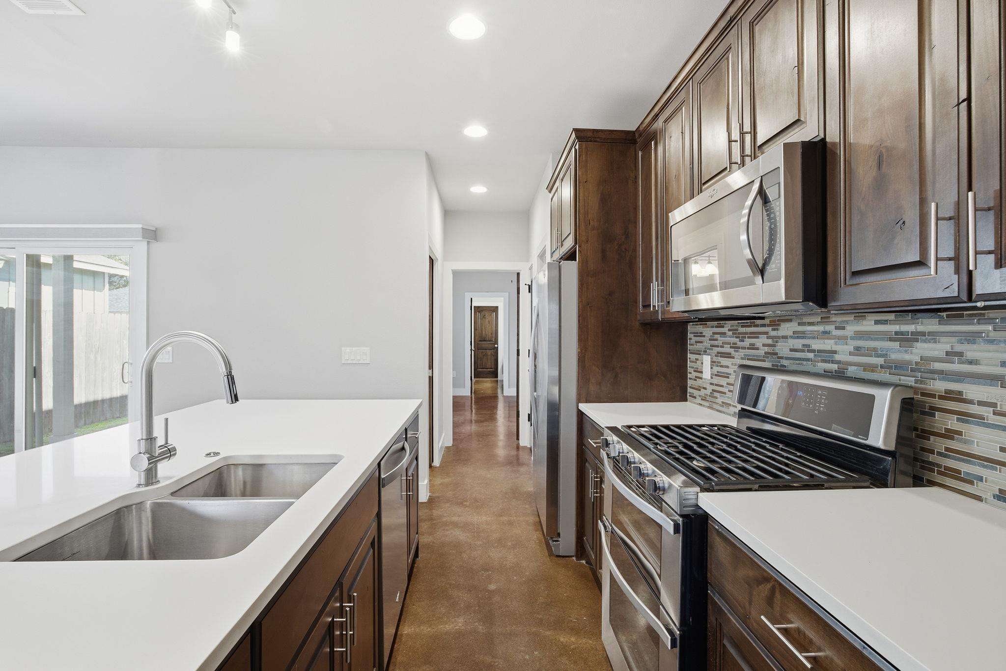 1125 Walton Ln # D, Austin, TX 78721