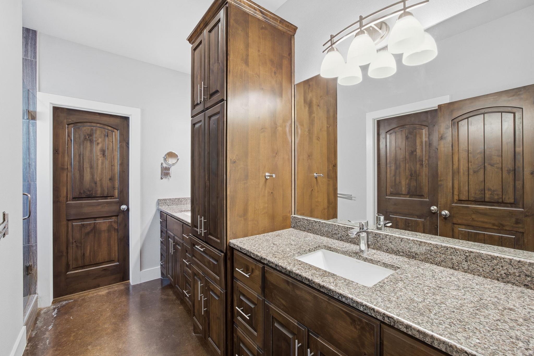 1125 Walton Ln # D, Austin, TX 78721