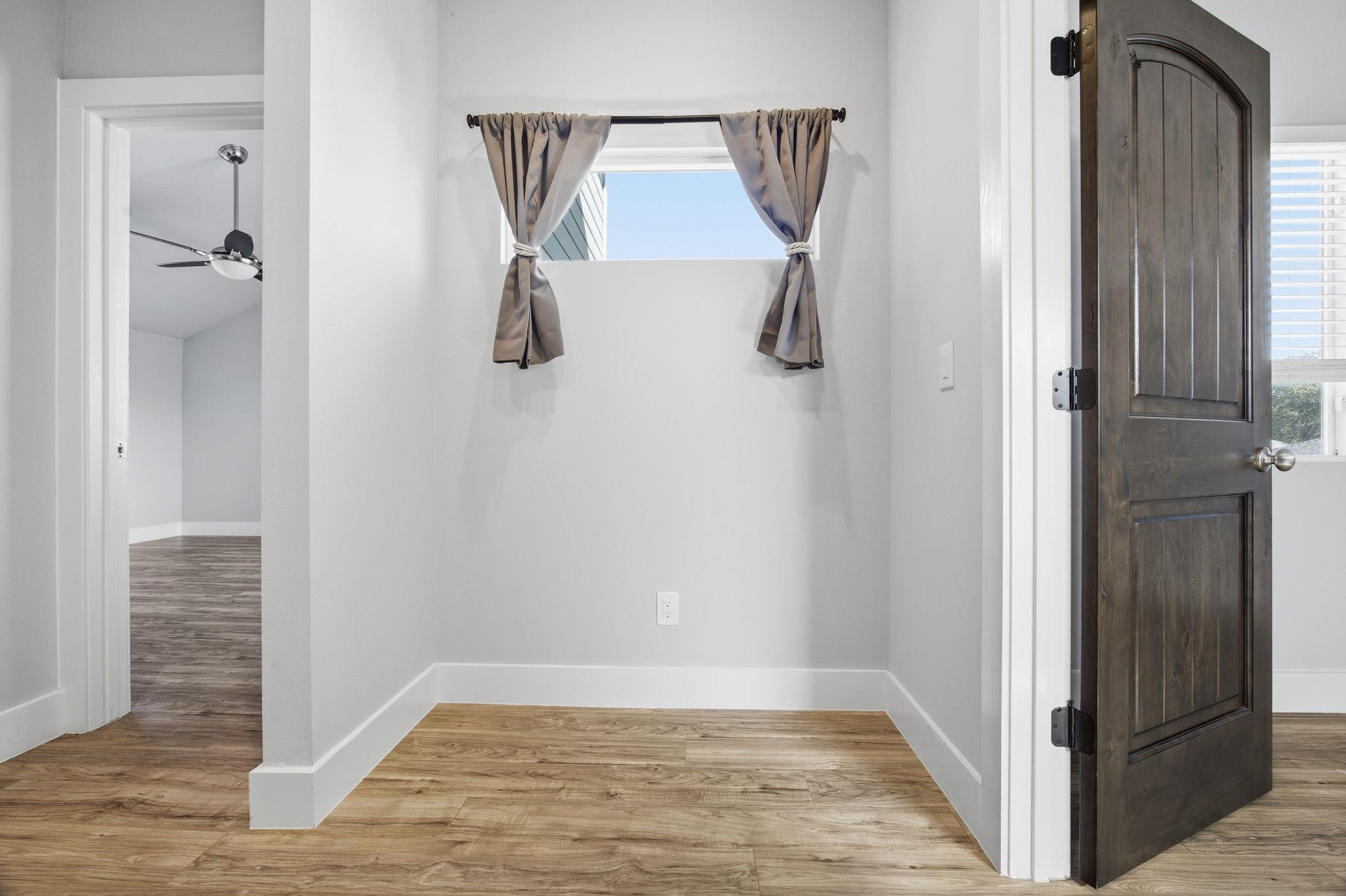 1125 Walton Ln # D, Austin, TX 78721