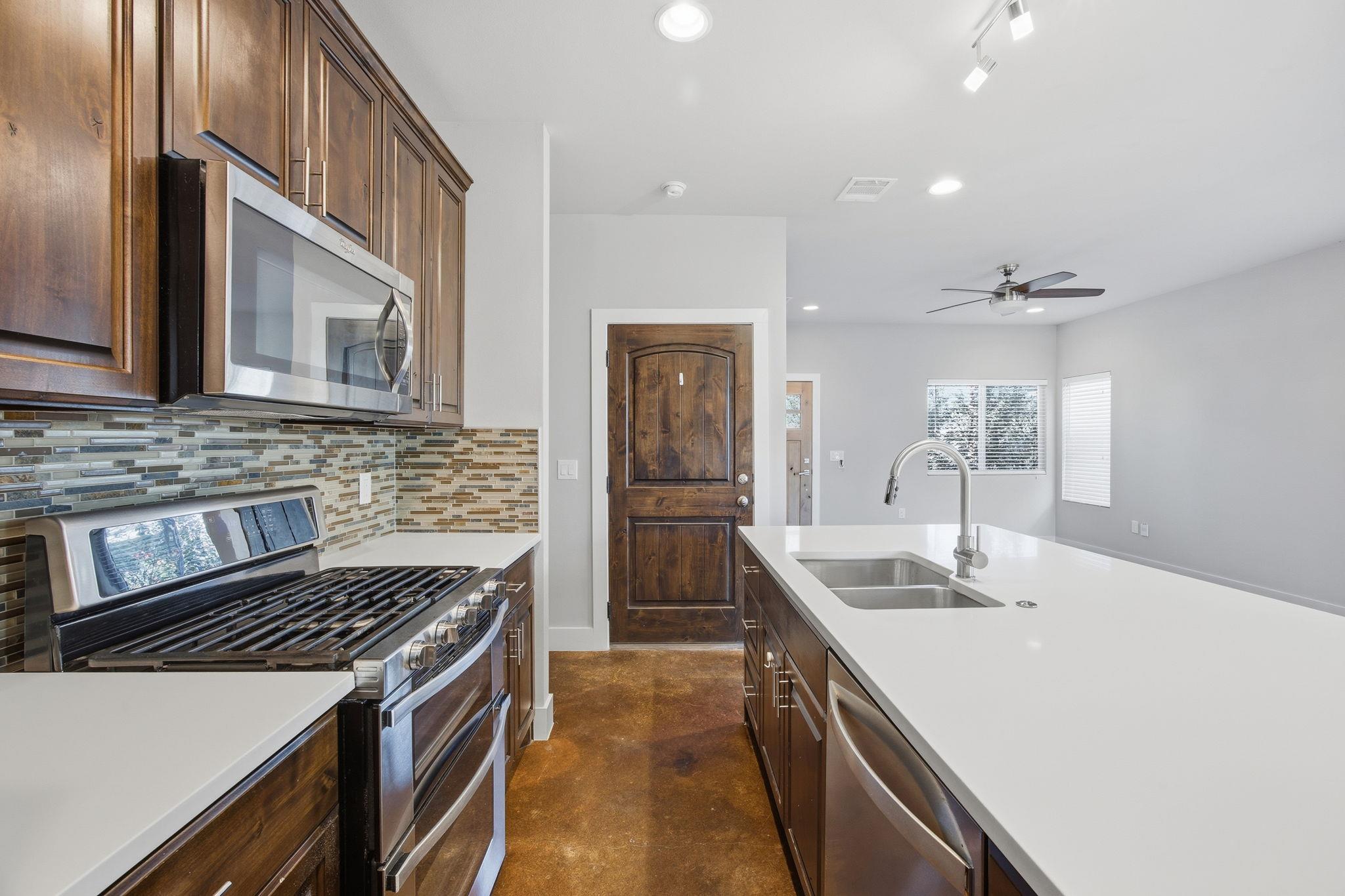 1125 Walton Ln # D, Austin, TX 78721