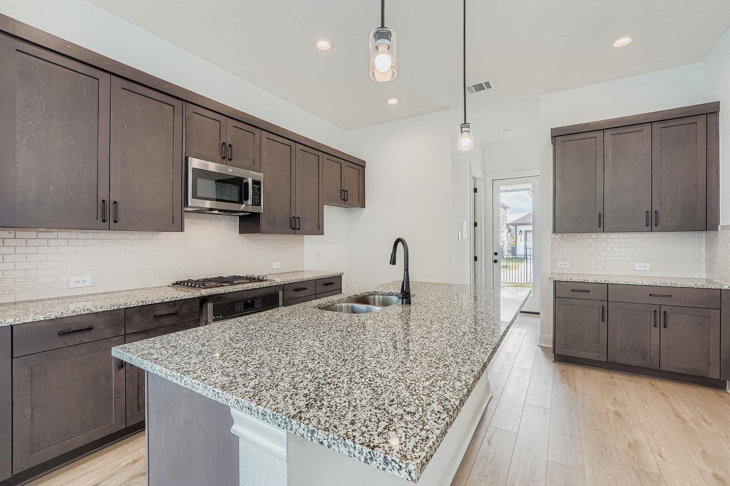 337 Orleanian Dr, Buda, TX 78610