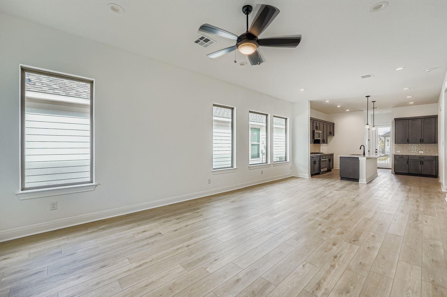 337 Orleanian Dr, Buda, TX 78610