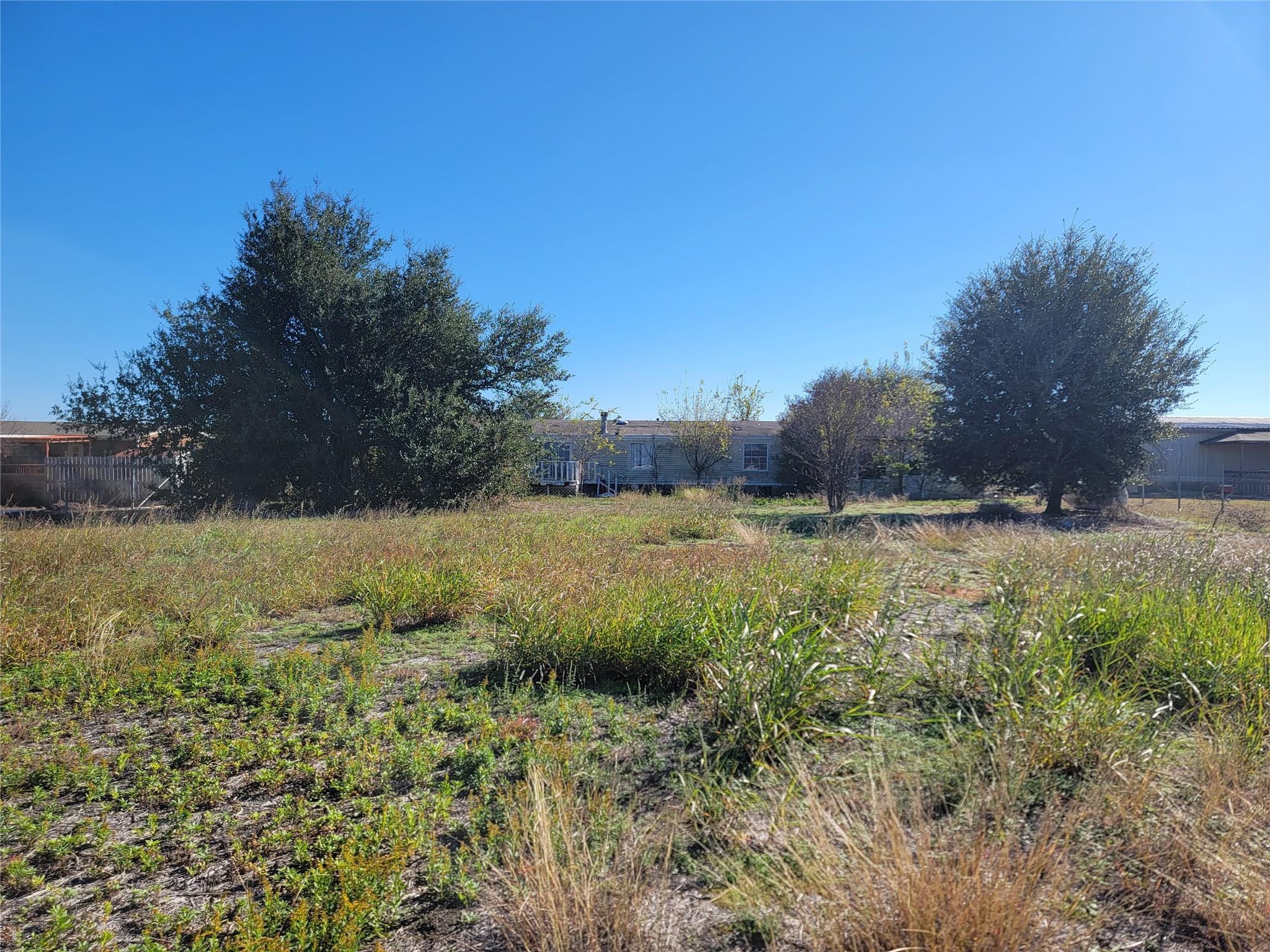 221 Tall Oak Dr, Hutto, TX 78634