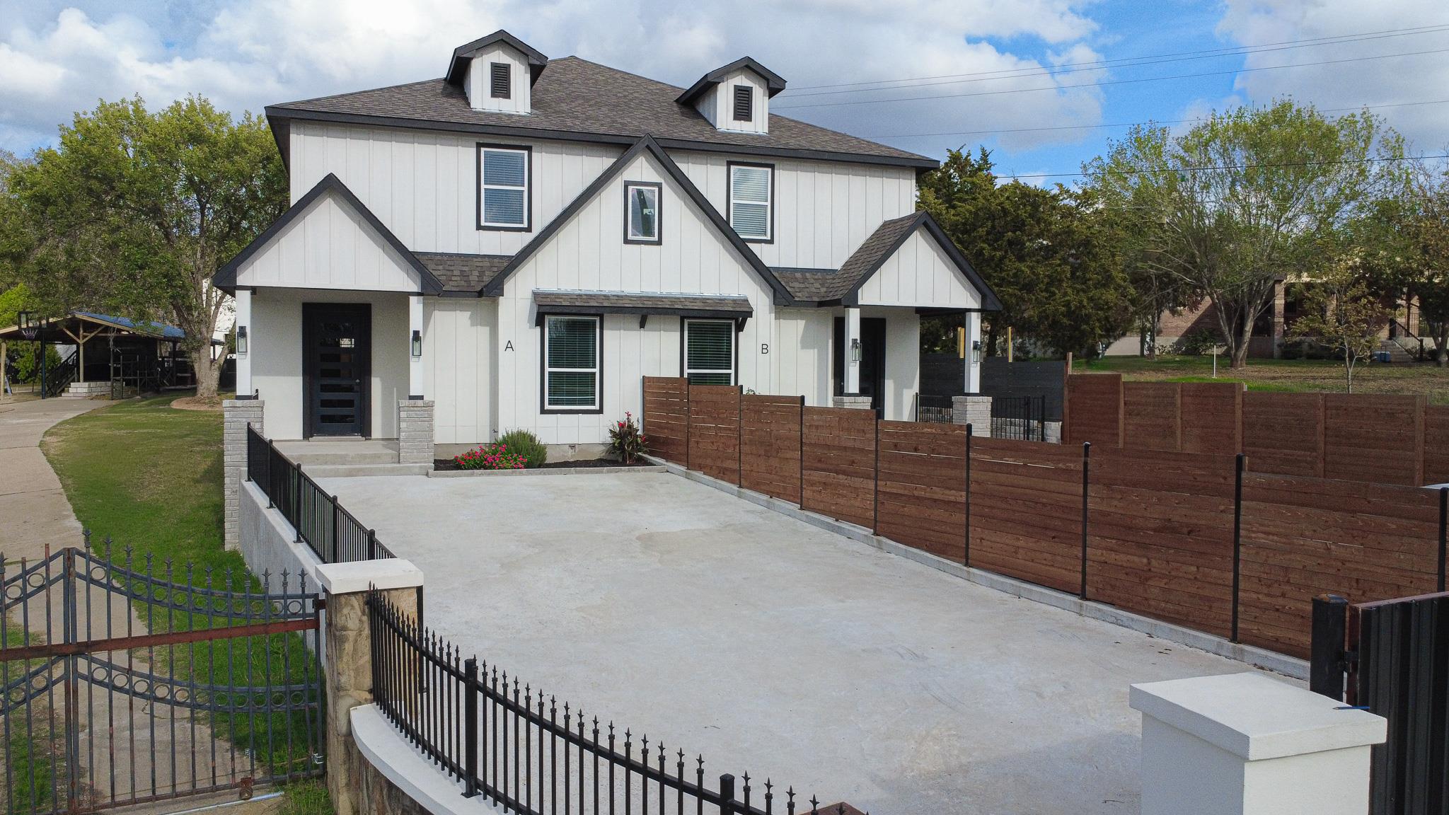 162 Meadow View Blvd # A, Del Valle, TX 78617