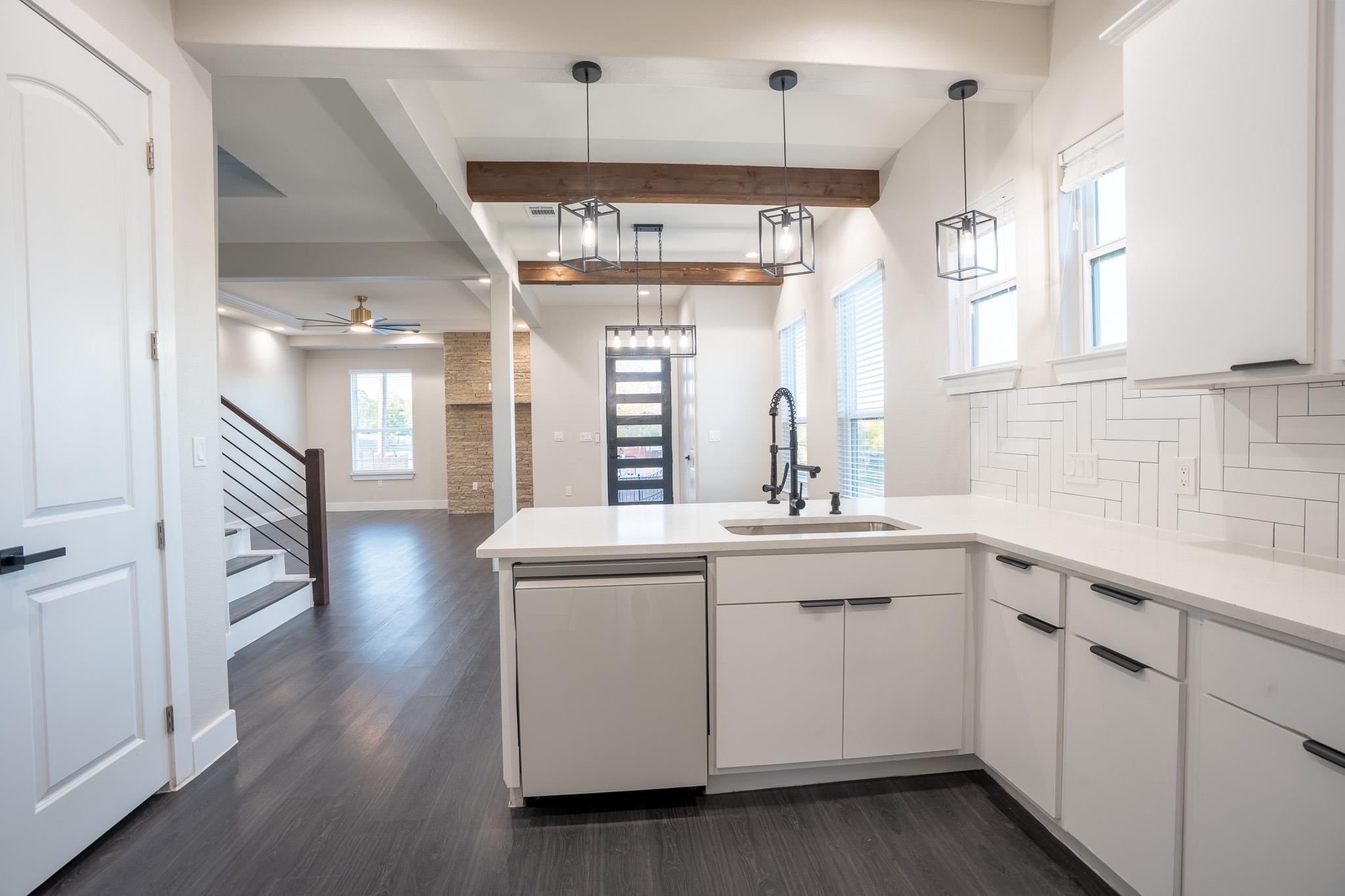 162 Meadow View Blvd # A, Del Valle, TX 78617