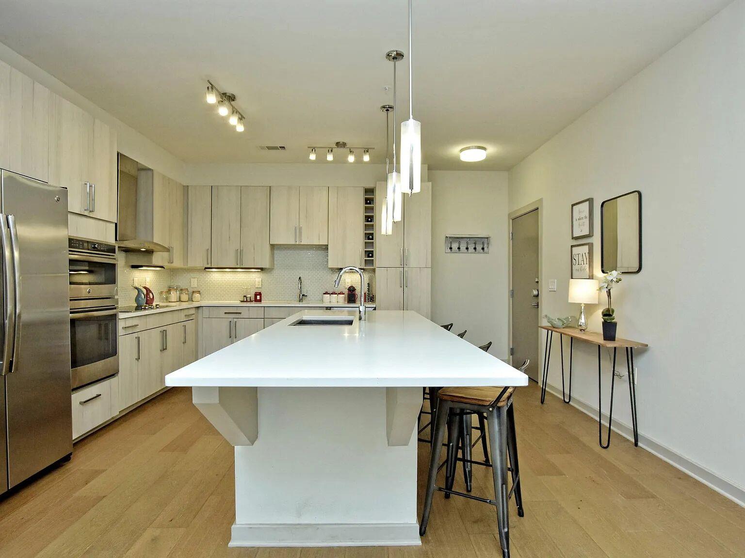 3600 S Lamar Blvd # 100, Austin, TX 78704