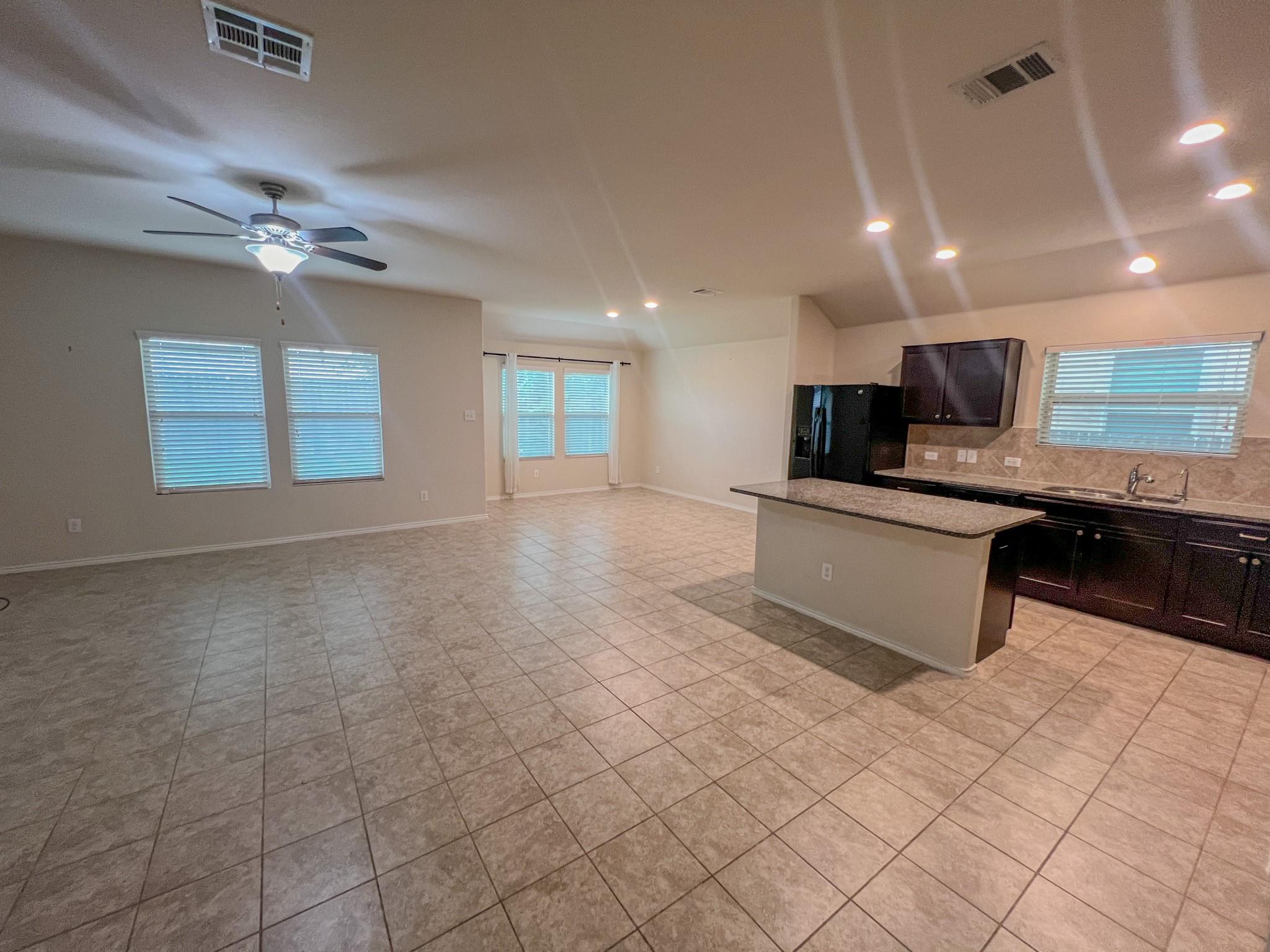 324 Druse Ln, Jarrell, TX 76537