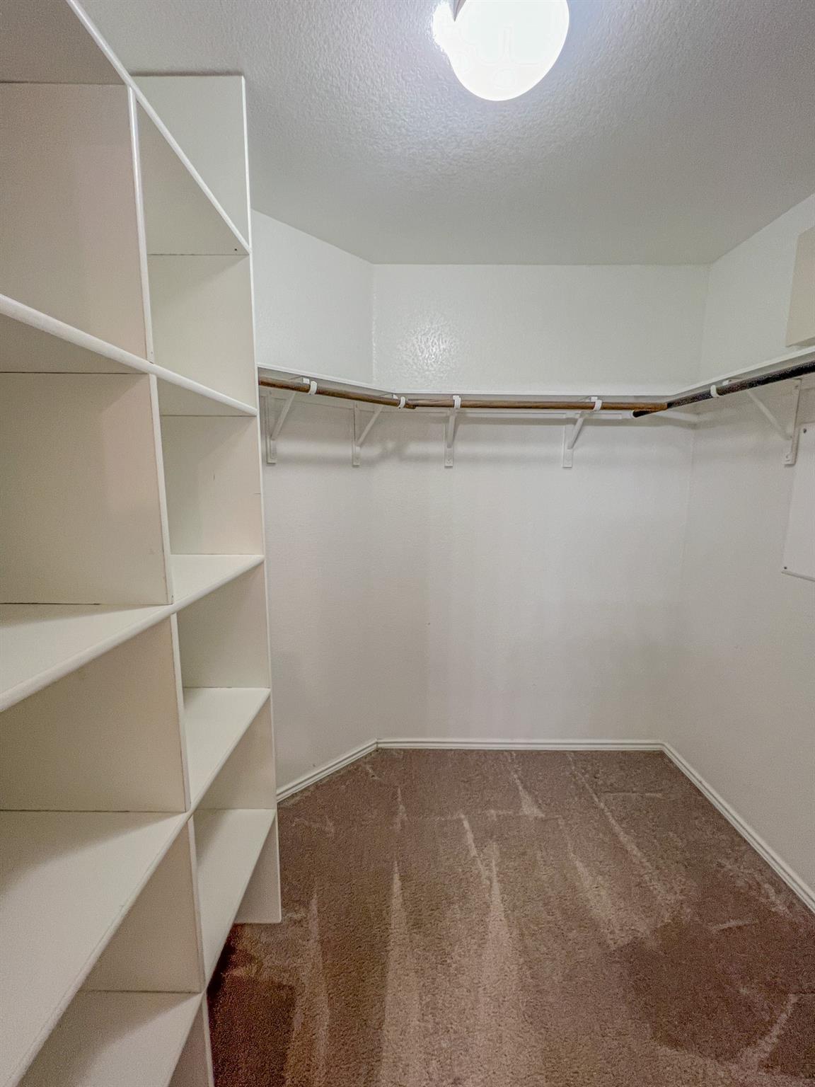 324 Druse Ln, Jarrell, TX 76537