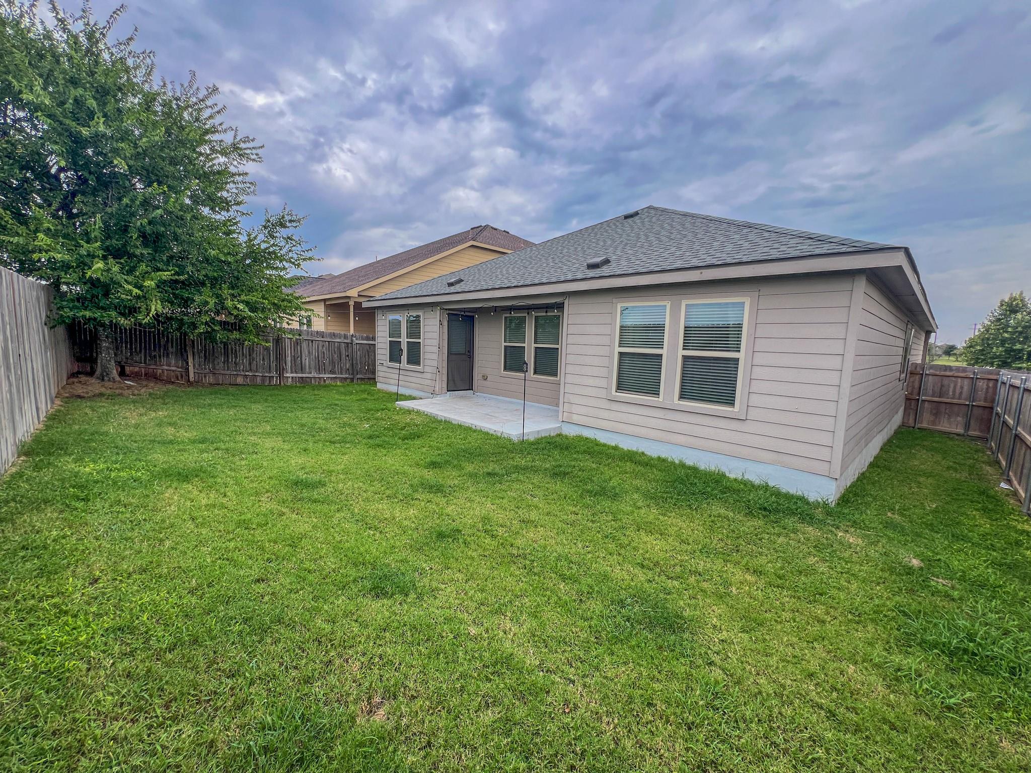 324 Druse Ln, Jarrell, TX 76537