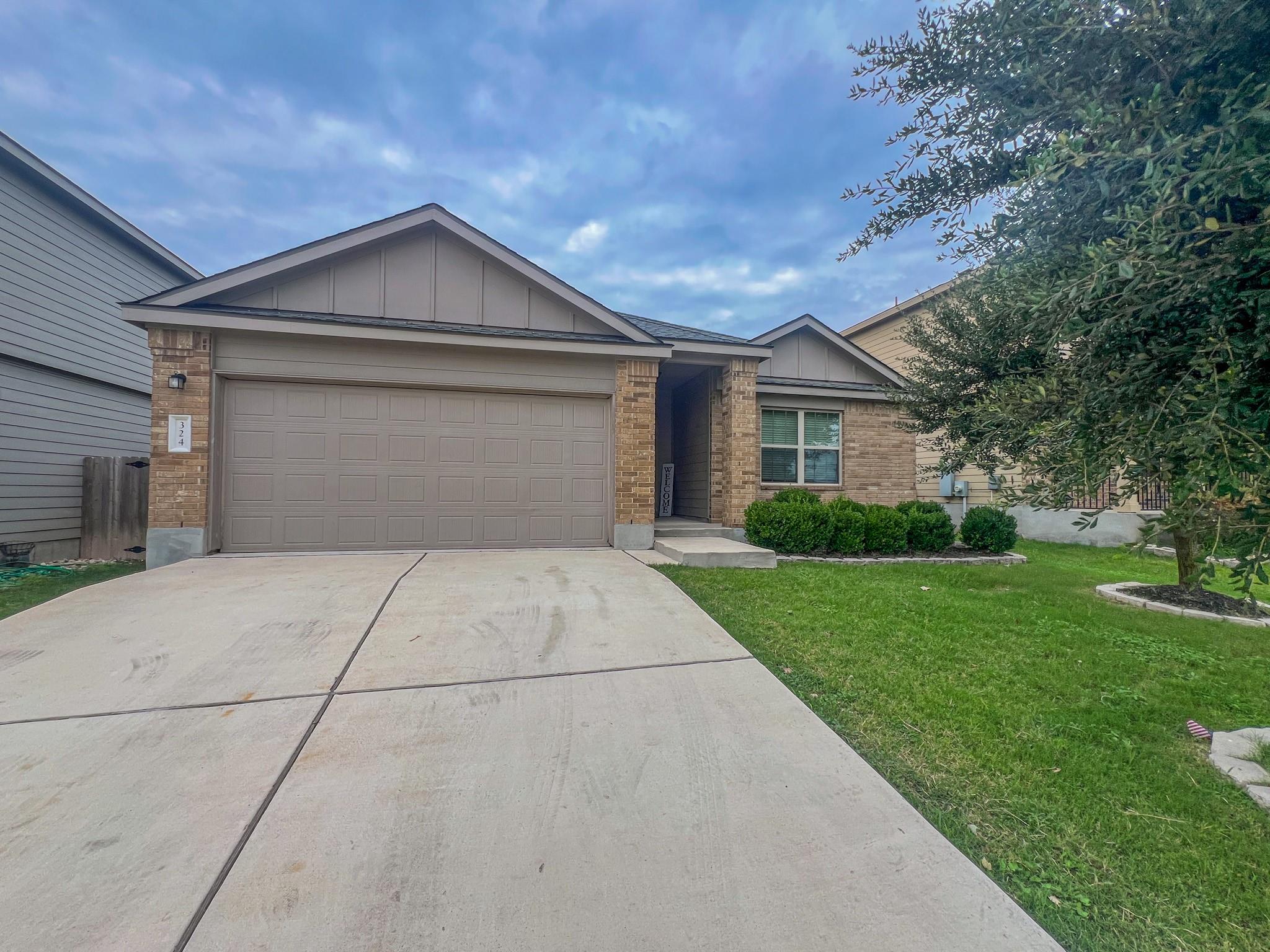 324 Druse Ln, Jarrell, TX 76537