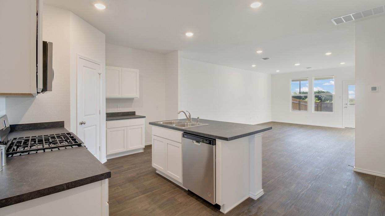 131-A Harrison Xing, Uhland, TX 78640