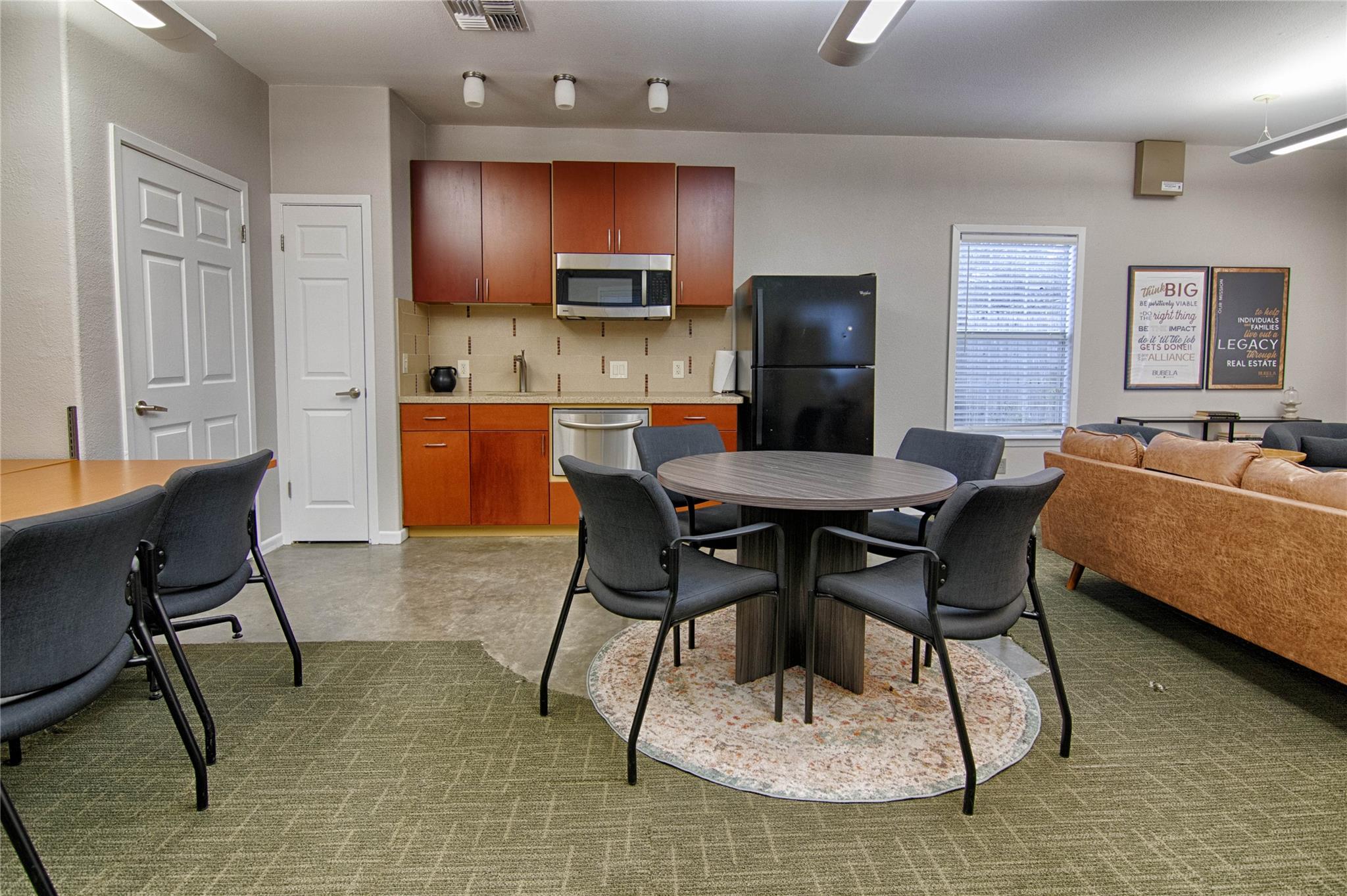 820 N Jefferson St, La Grange, TX 78945