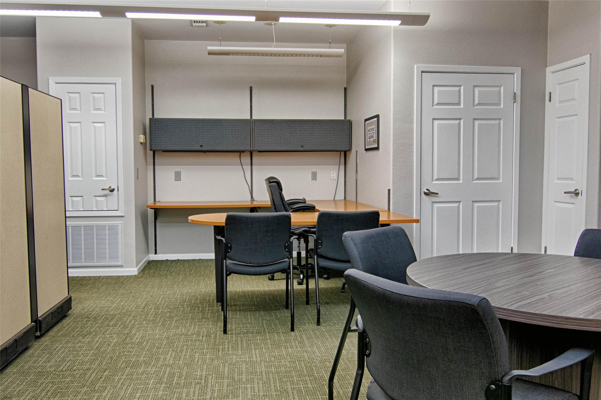 820 N Jefferson St, La Grange, TX 78945