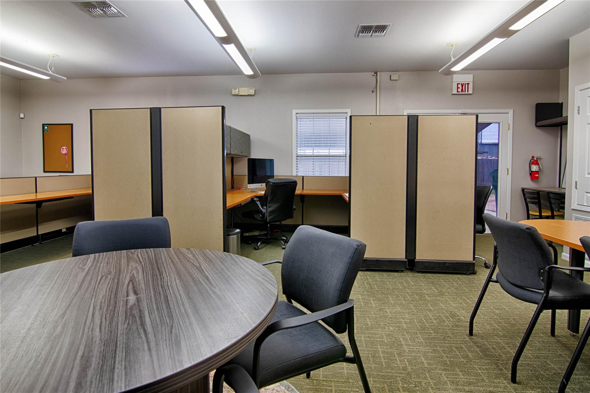 820 N Jefferson St, La Grange, TX 78945