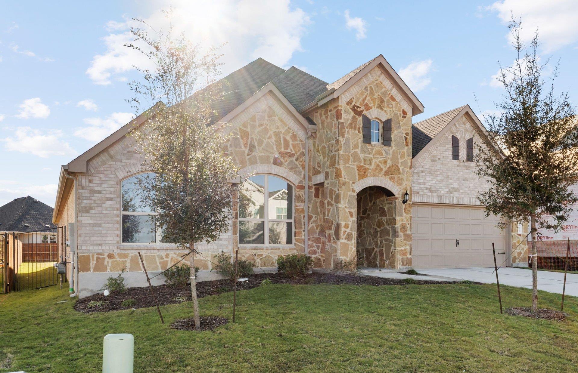 121 Keswick St, Liberty Hill, TX 78642