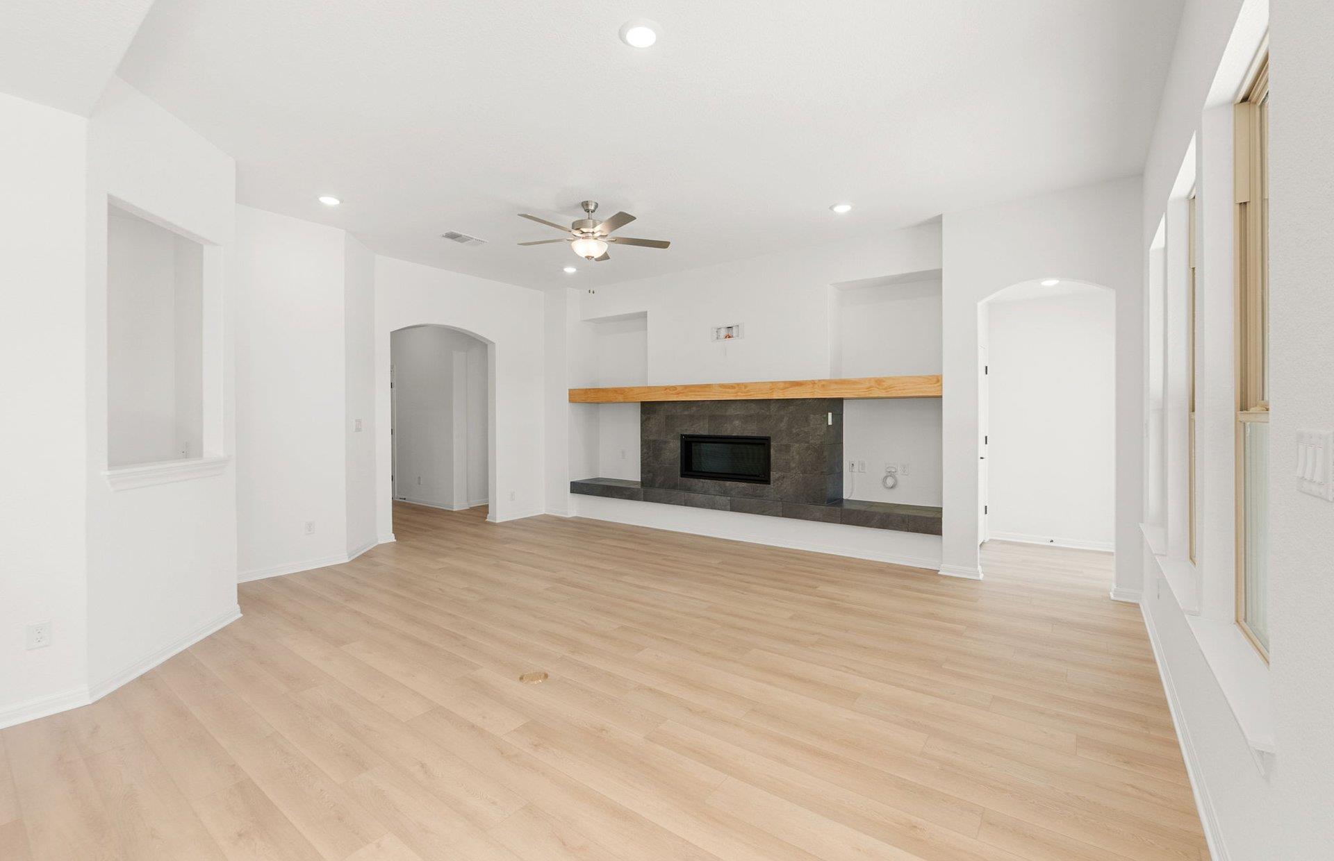 121 Keswick St, Liberty Hill, TX 78642