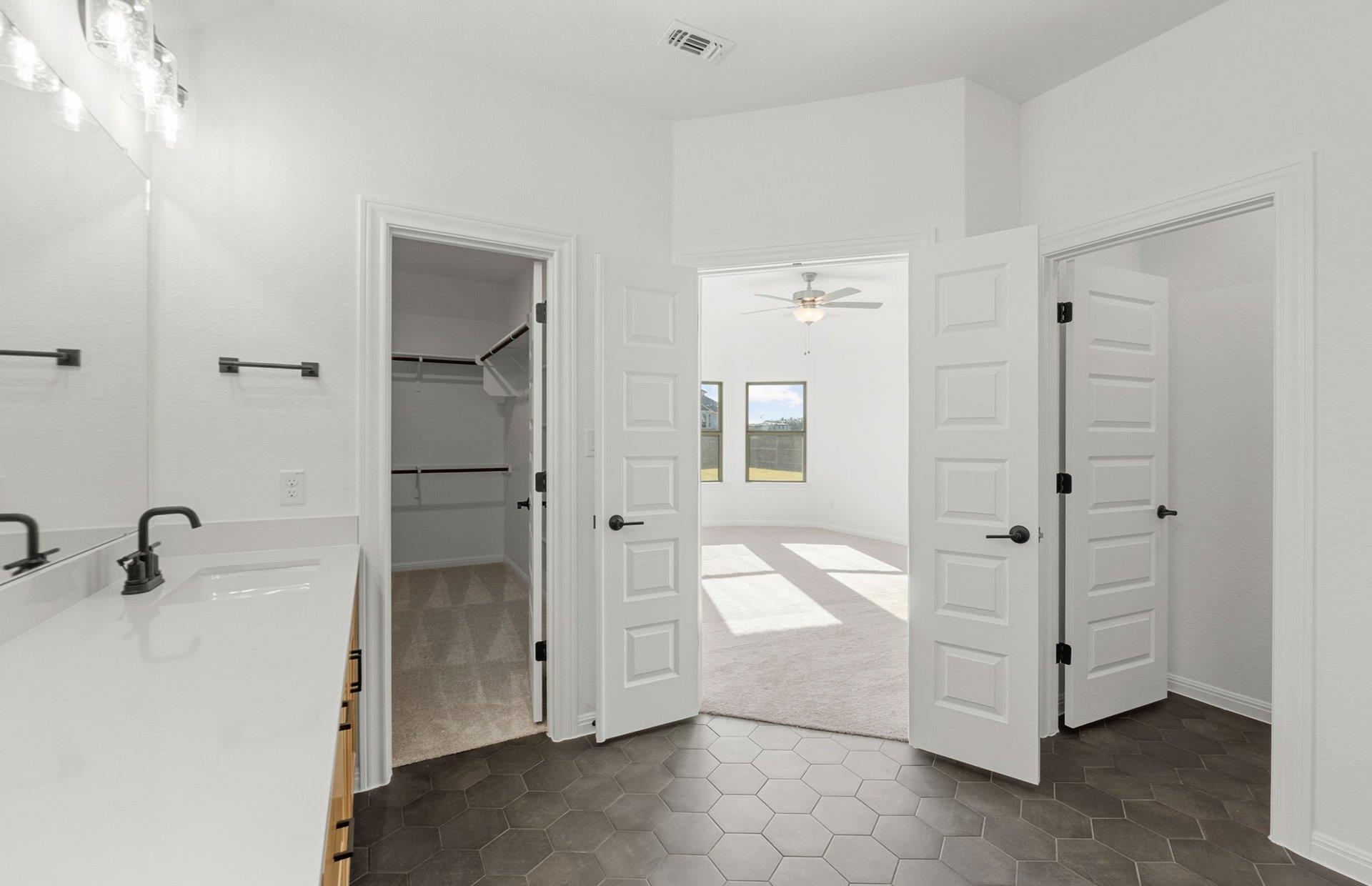 121 Keswick St, Liberty Hill, TX 78642