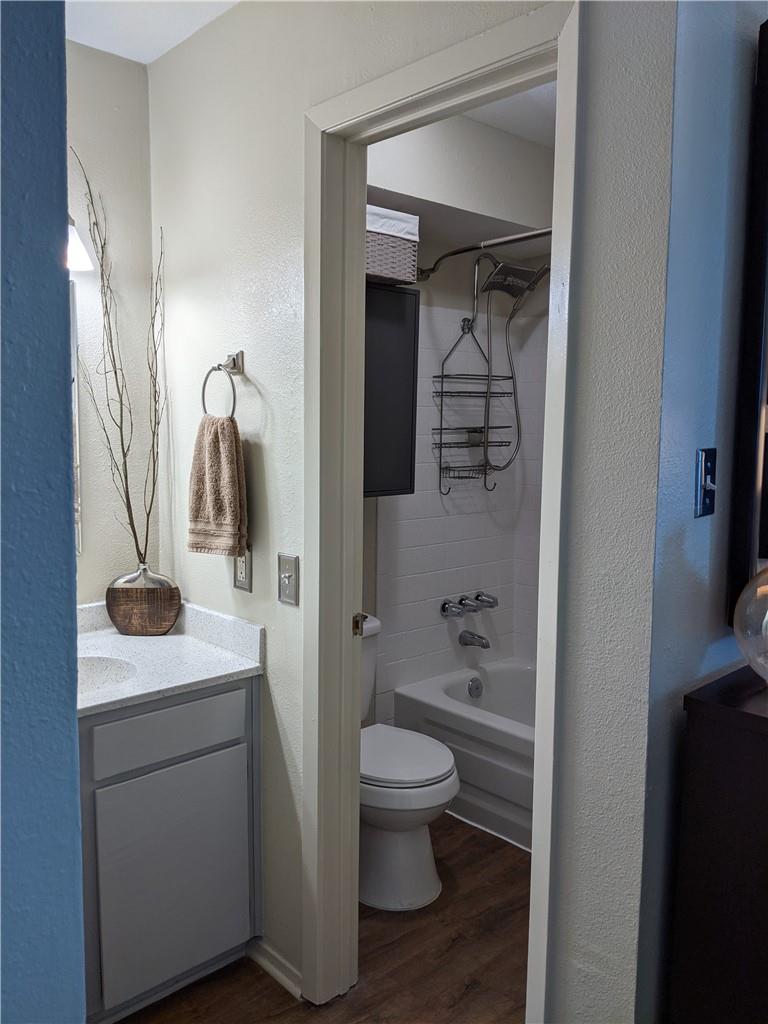 3000 GUADALUPE St # 304, Austin, TX 78705