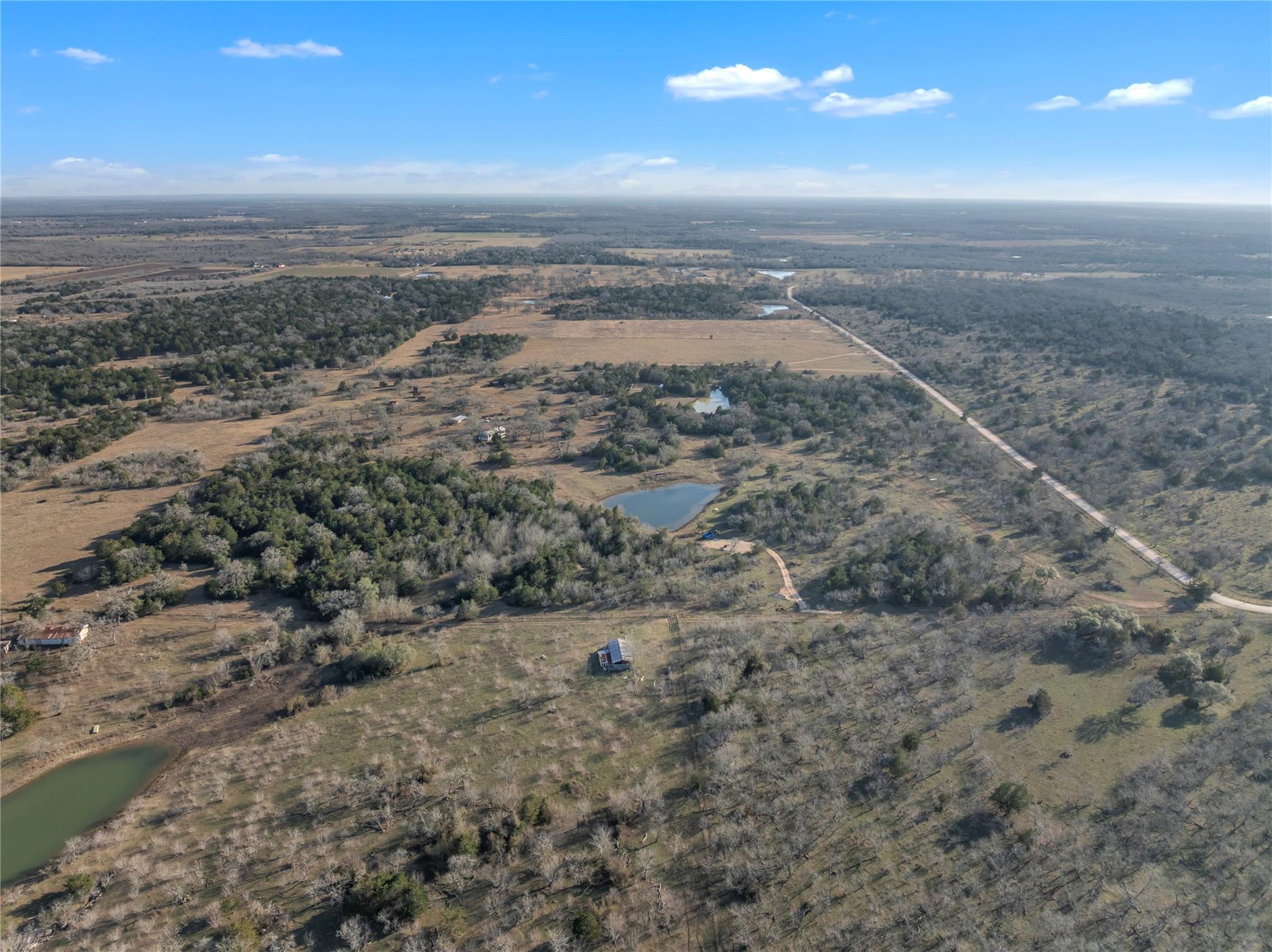 895 Patterson Rd, Flatonia, TX 78941