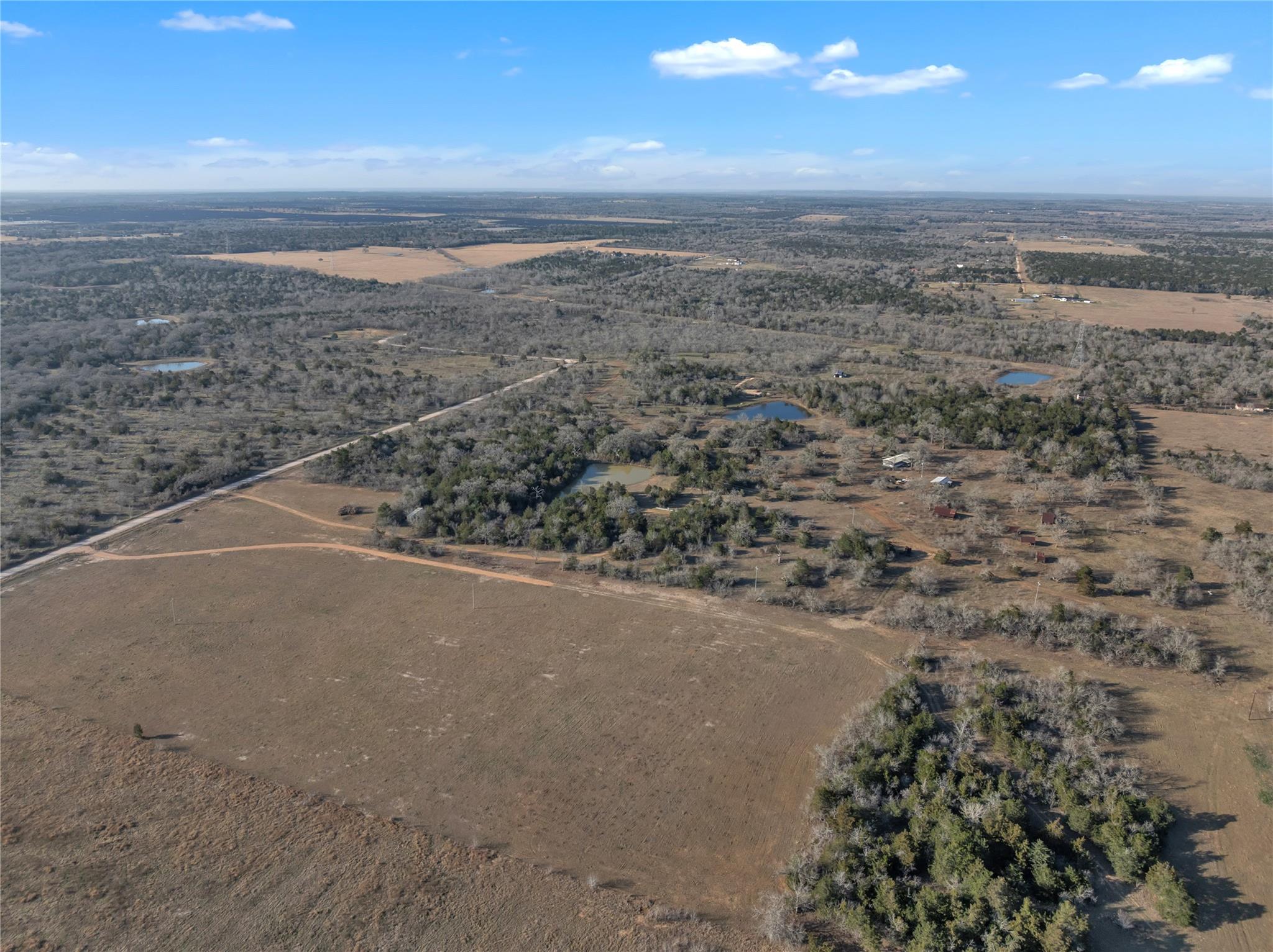 895 Patterson Rd, Flatonia, TX 78941