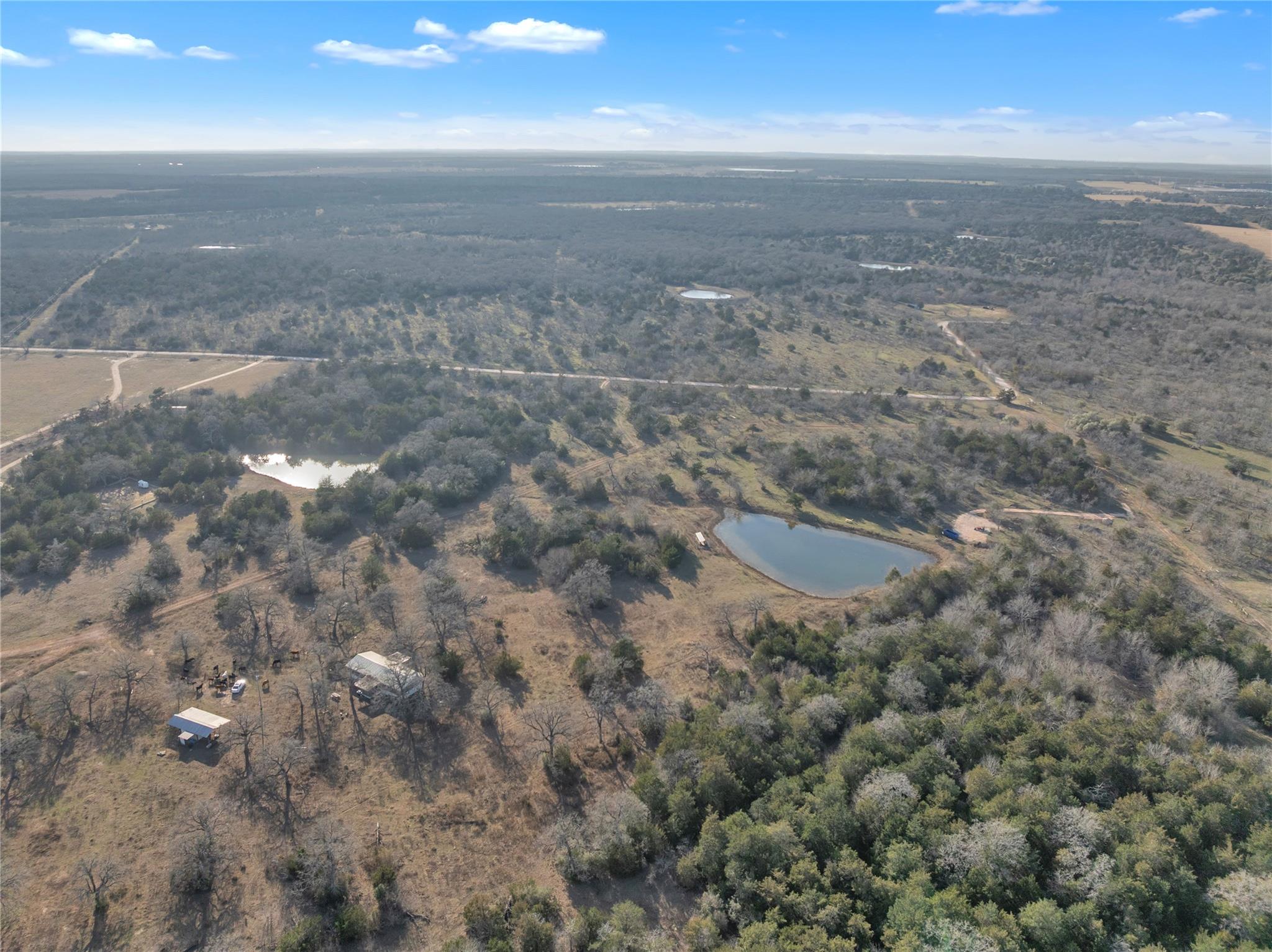 895 Patterson Rd, Flatonia, TX 78941