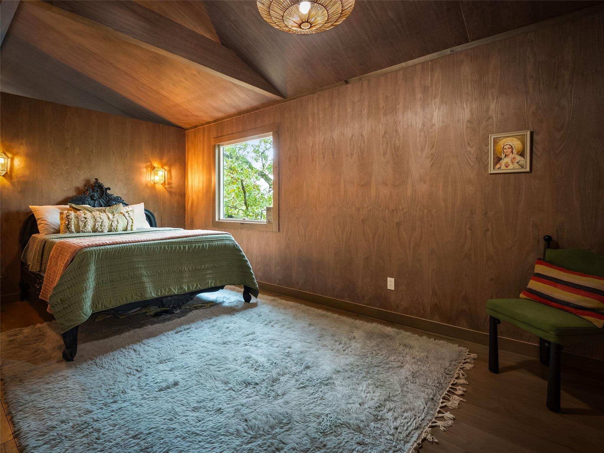 127 Marina Rd, Smithville, TX 78957