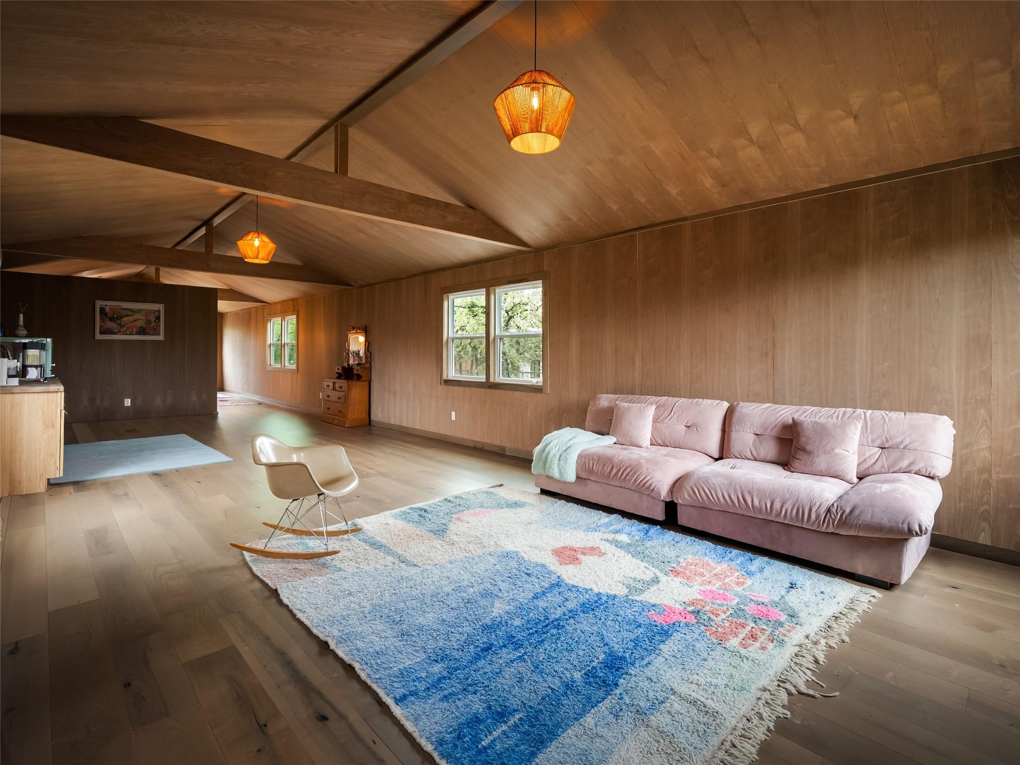 127 Marina Rd, Smithville, TX 78957