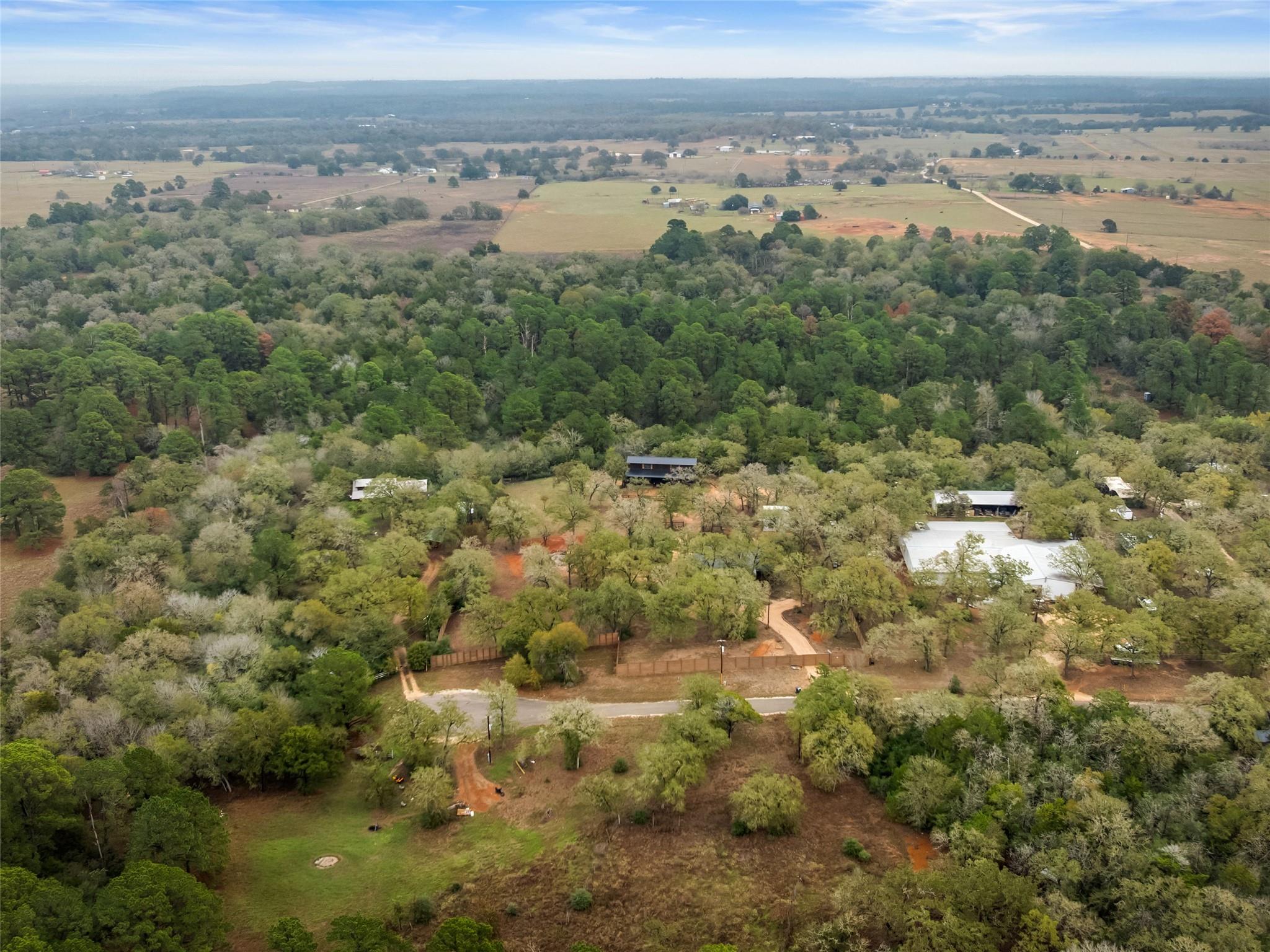 127 Marina Rd, Smithville, TX 78957