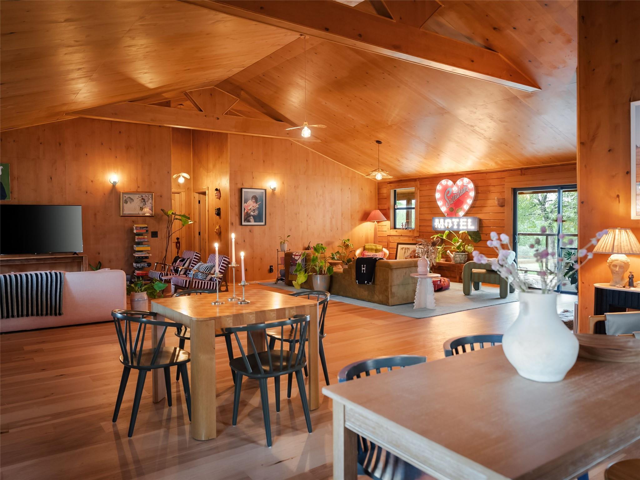 127 Marina Rd, Smithville, TX 78957