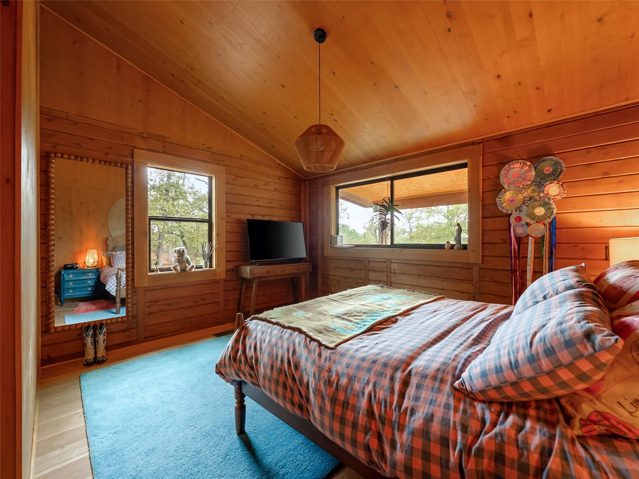 127 Marina Rd, Smithville, TX 78957