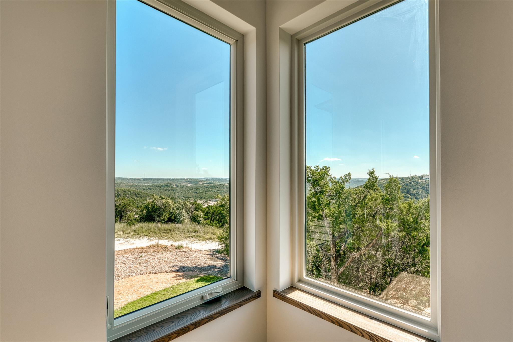 8621 Nina, Jonestown, TX 78645