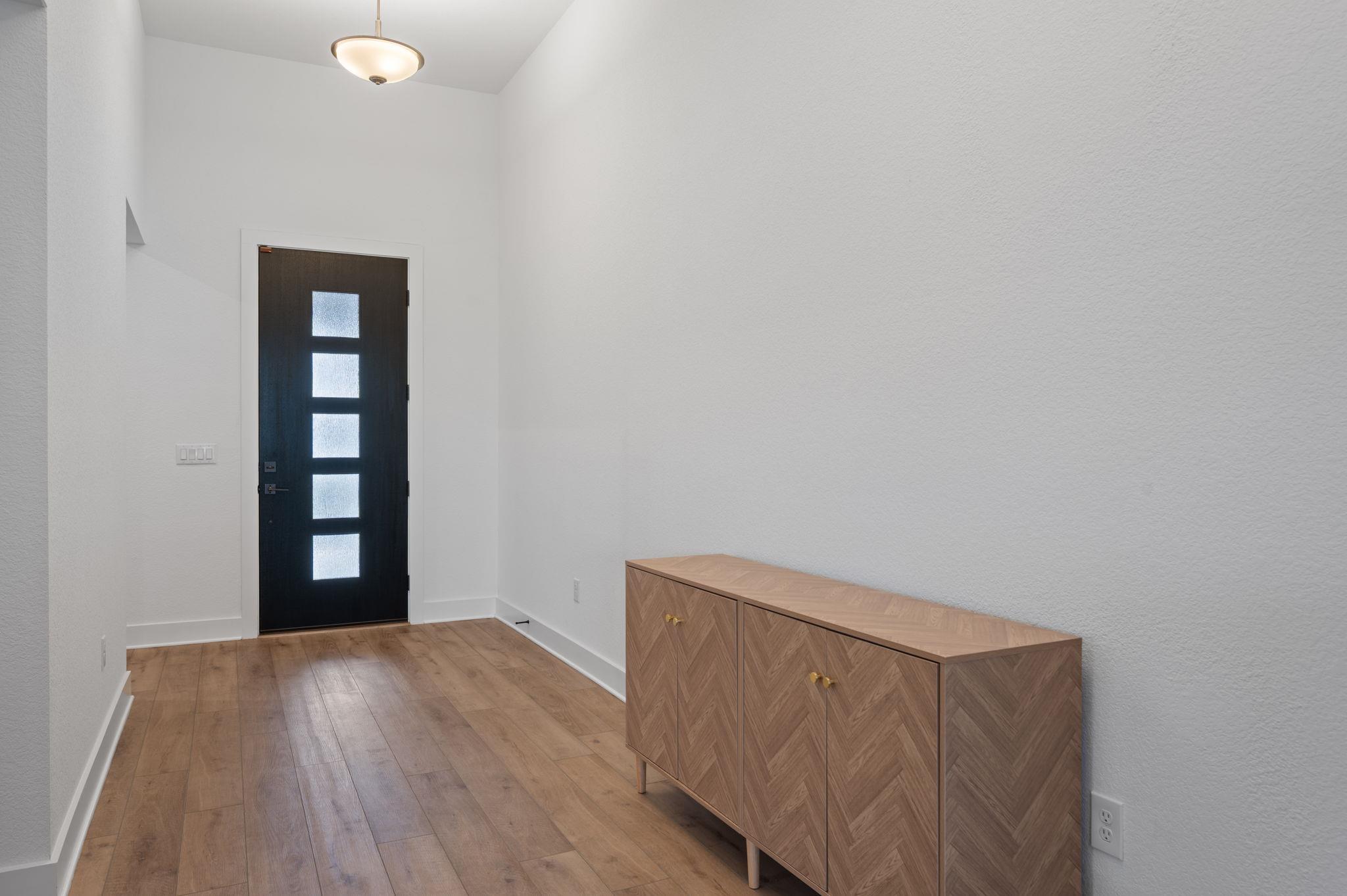 616 Hallwood Dr, Liberty Hill, TX 78642