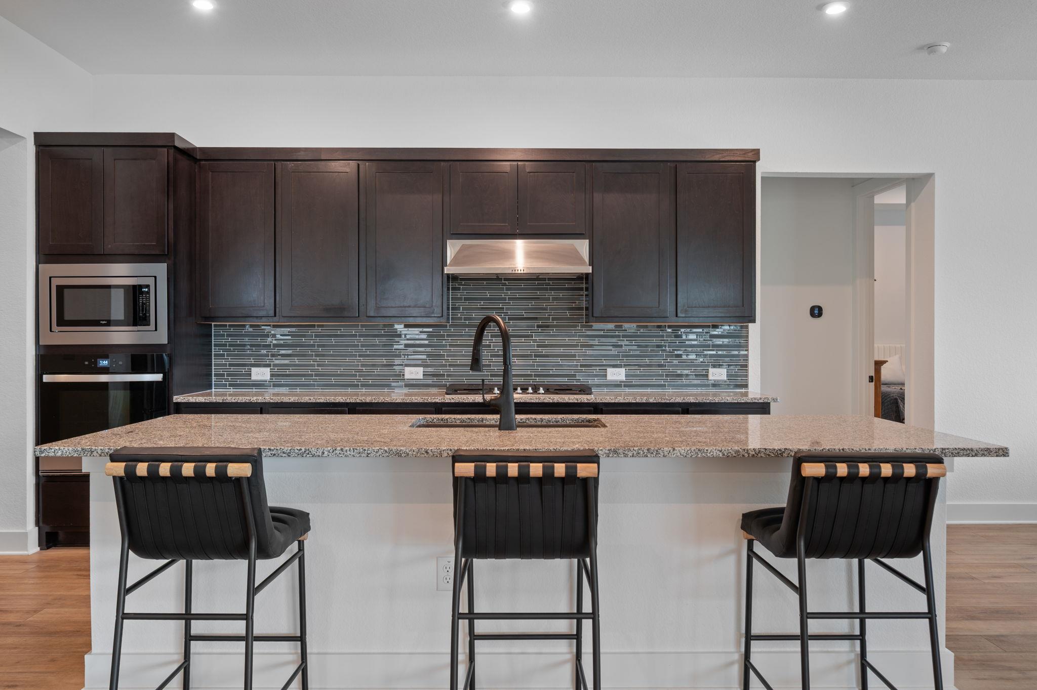 616 Hallwood Dr, Liberty Hill, TX 78642