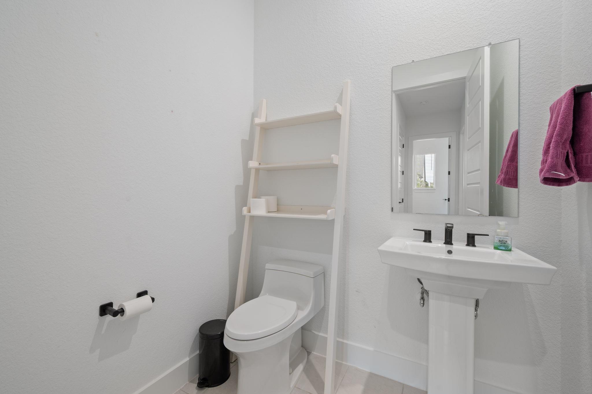 616 Hallwood Dr, Liberty Hill, TX 78642