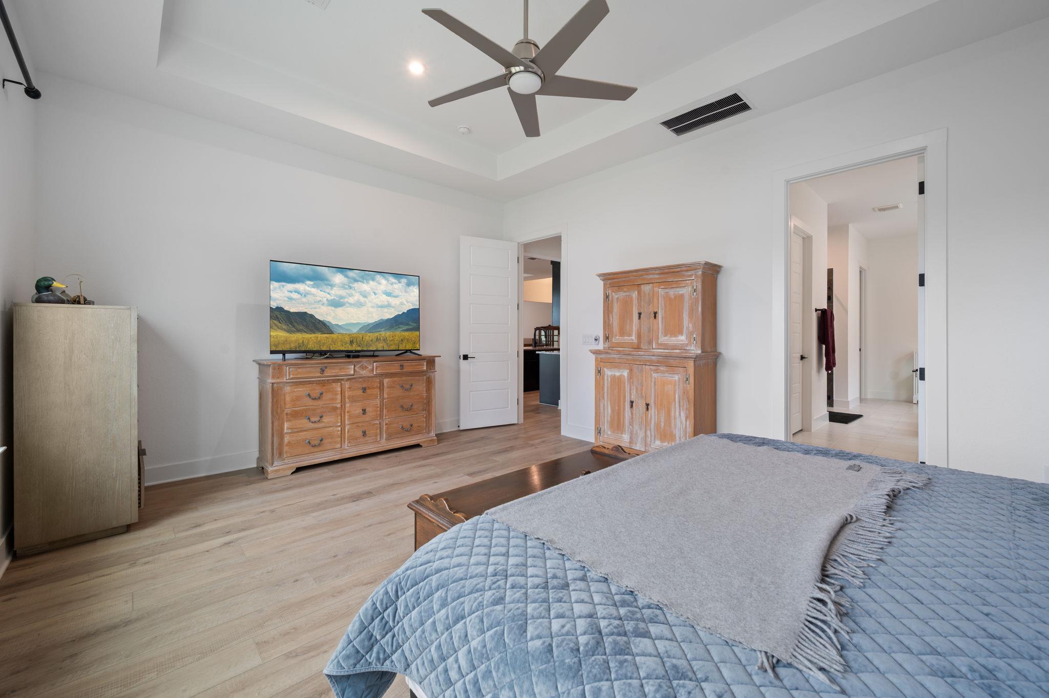 616 Hallwood Dr, Liberty Hill, TX 78642