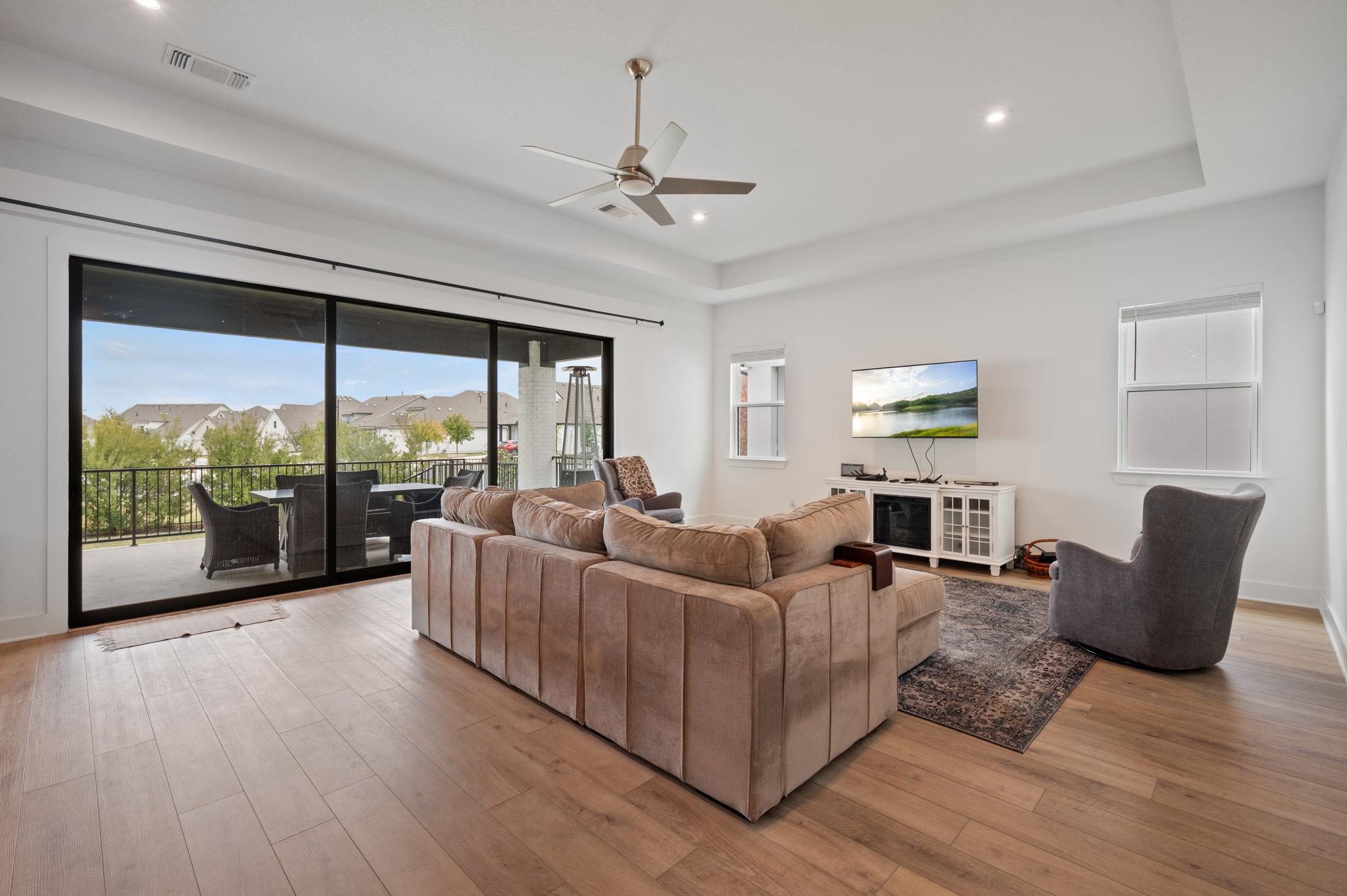 616 Hallwood Dr, Liberty Hill, TX 78642