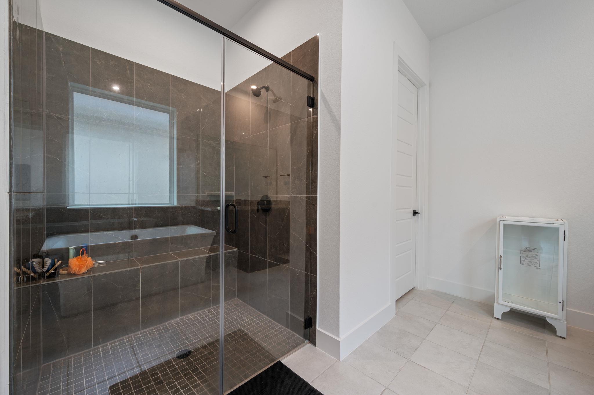 616 Hallwood Dr, Liberty Hill, TX 78642