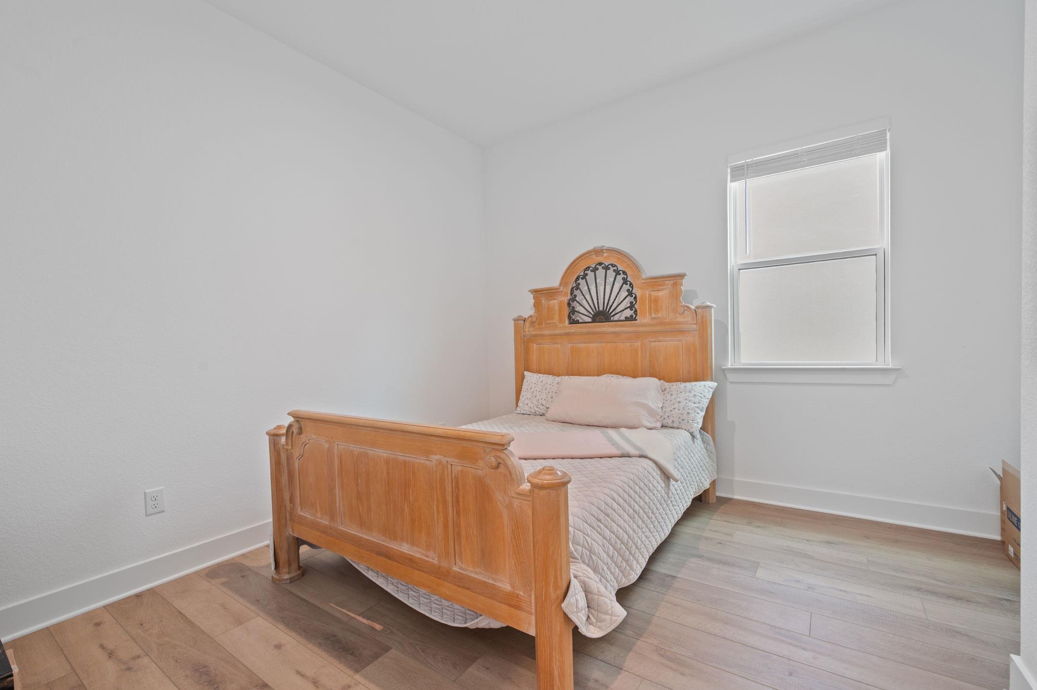 616 Hallwood Dr, Liberty Hill, TX 78642