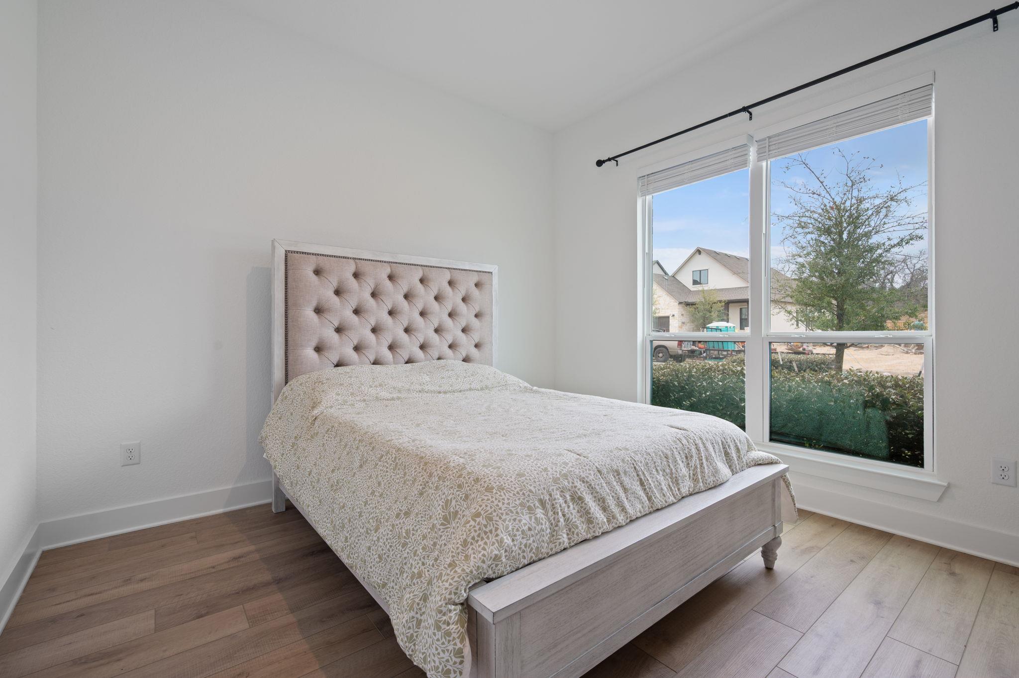 616 Hallwood Dr, Liberty Hill, TX 78642