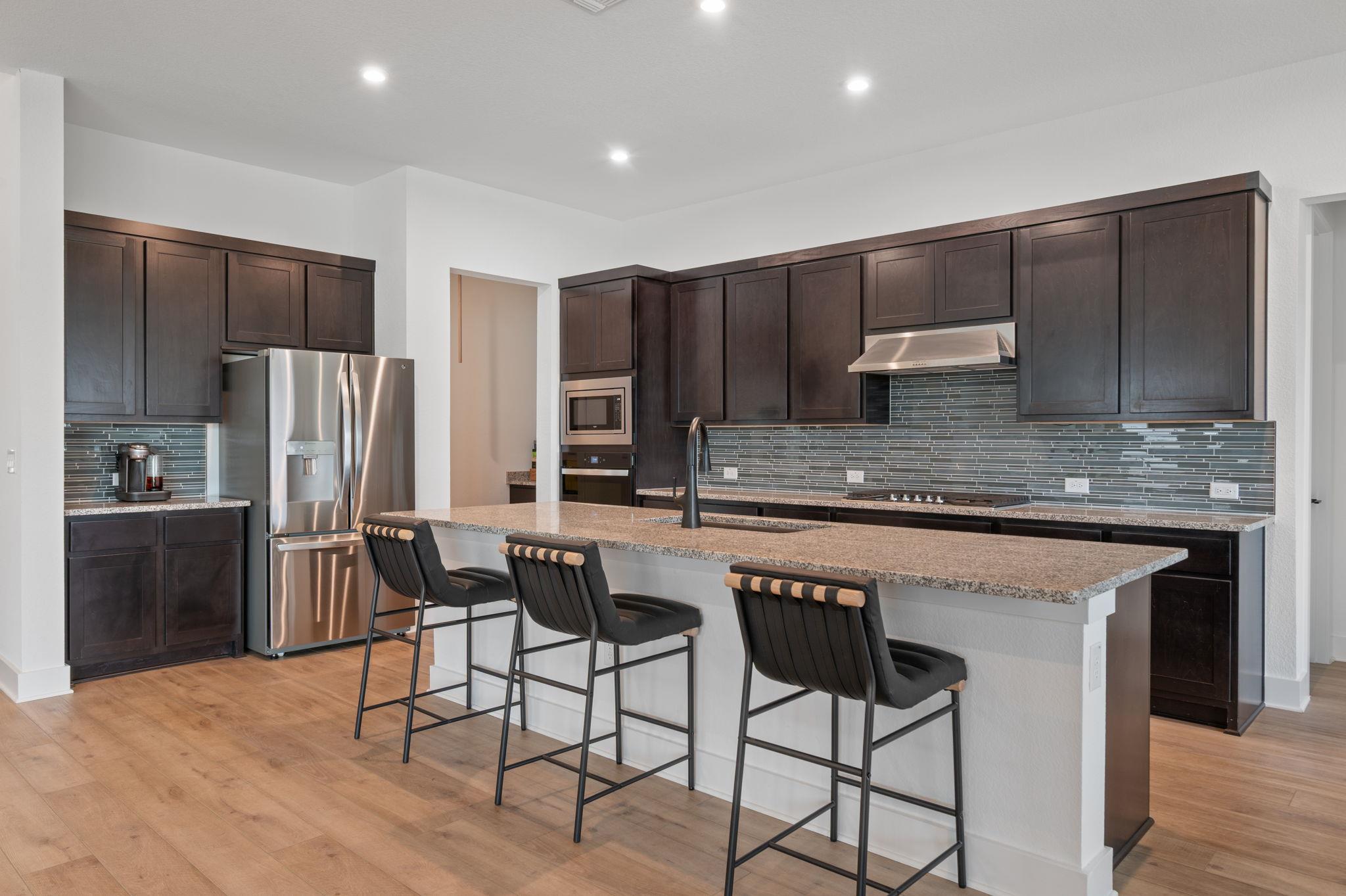 616 Hallwood Dr, Liberty Hill, TX 78642