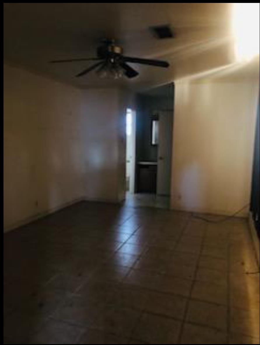 1924 W Decker Ave, Orange, TX 77632