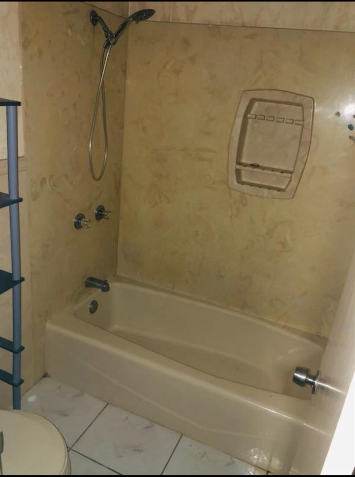 1924 W Decker Ave, Orange, TX 77632